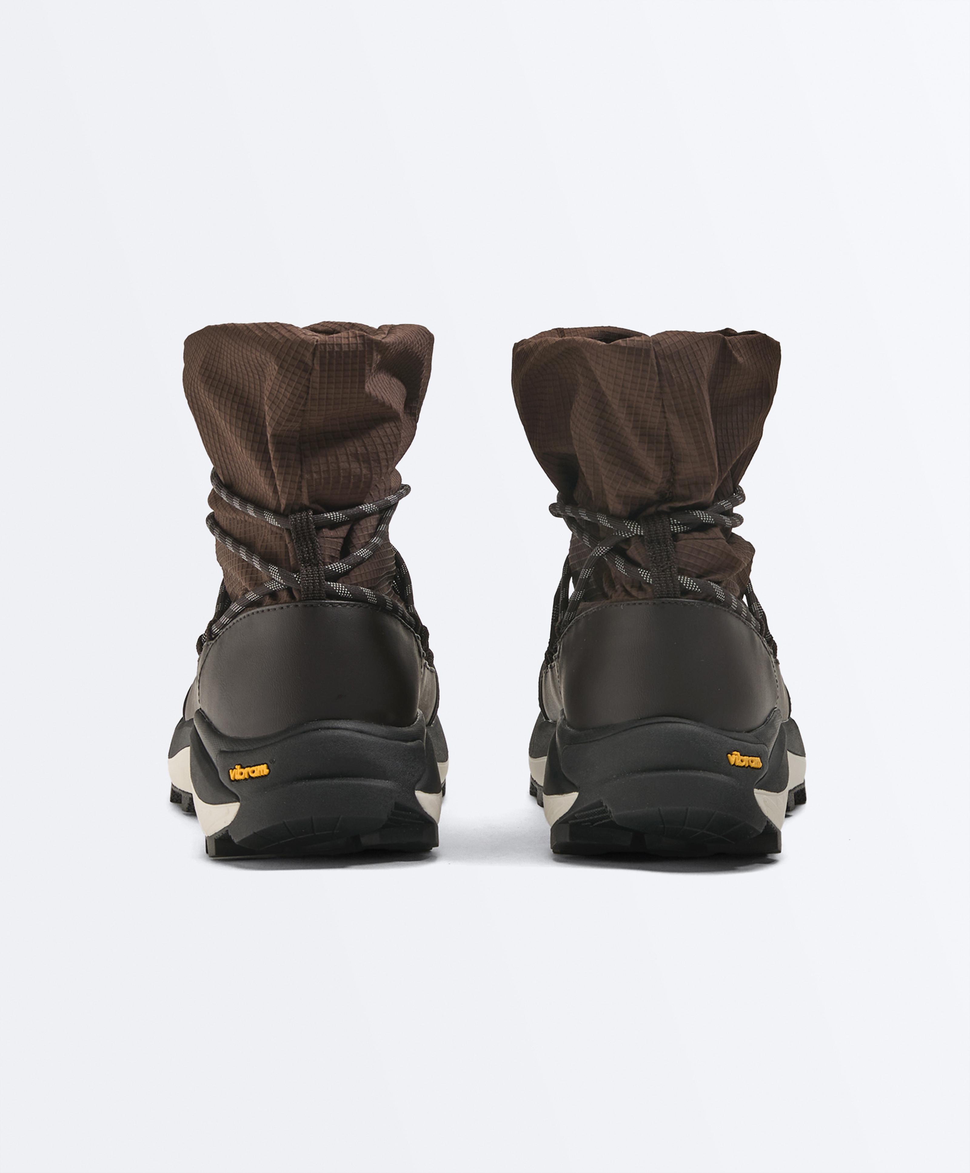 Vibram® waterproof sports boots — BROWN
