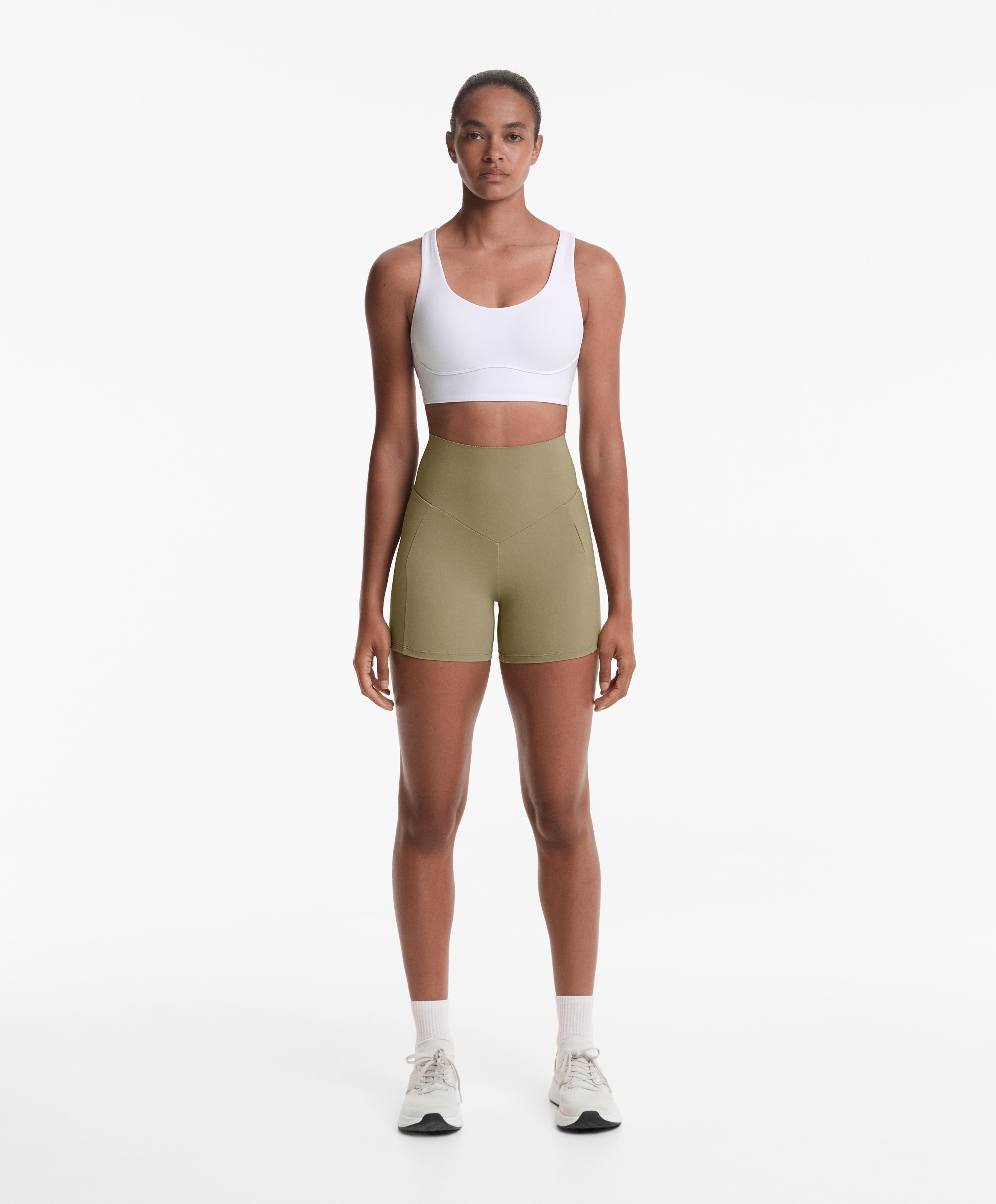 High-rise compressive pocket 10 cm hot pants - Sale High-rise compressive pocket 10 cm hot pants - Sale