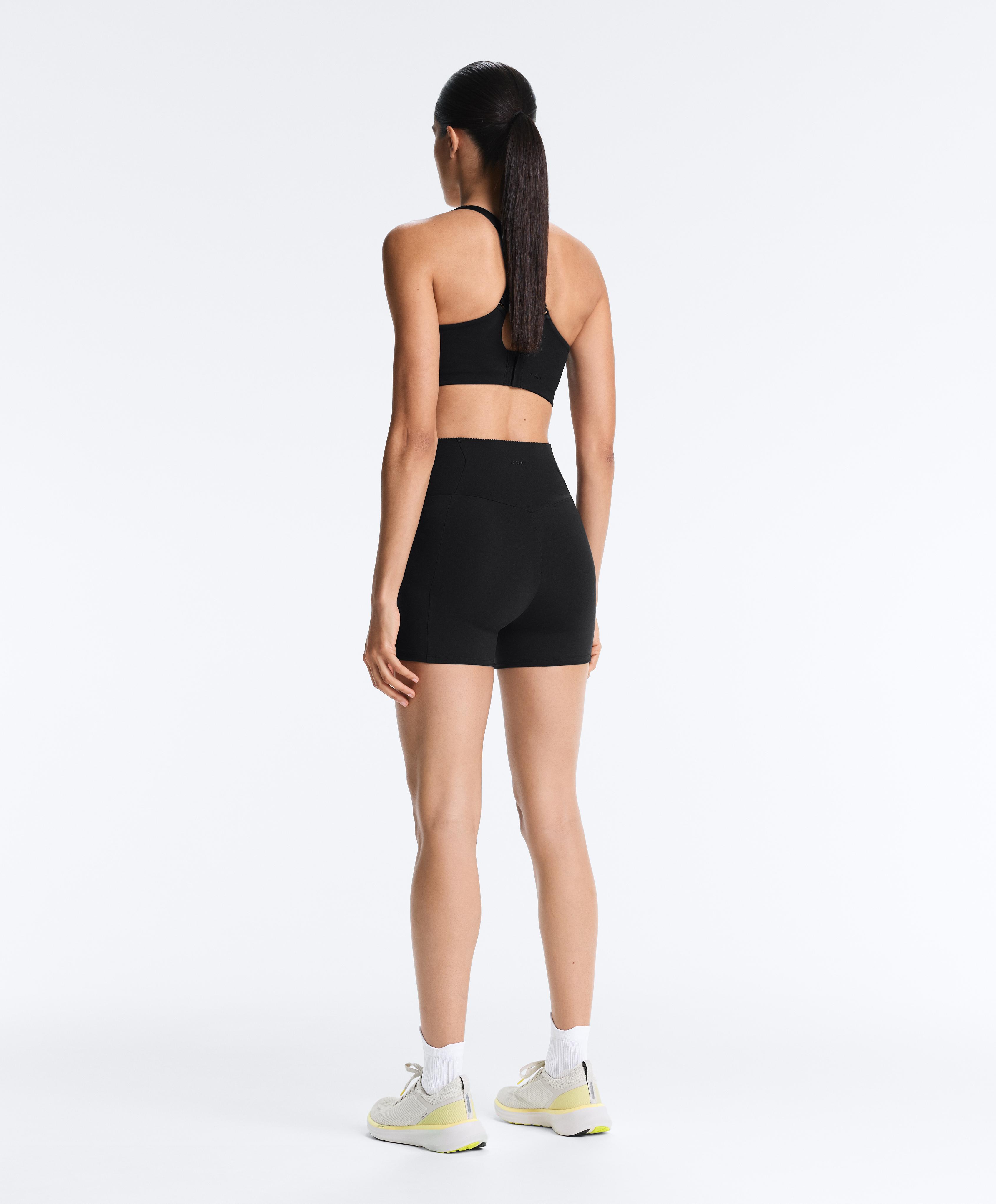 Black compressive hot pant pocket total look Black compressive hot pant pocket total look