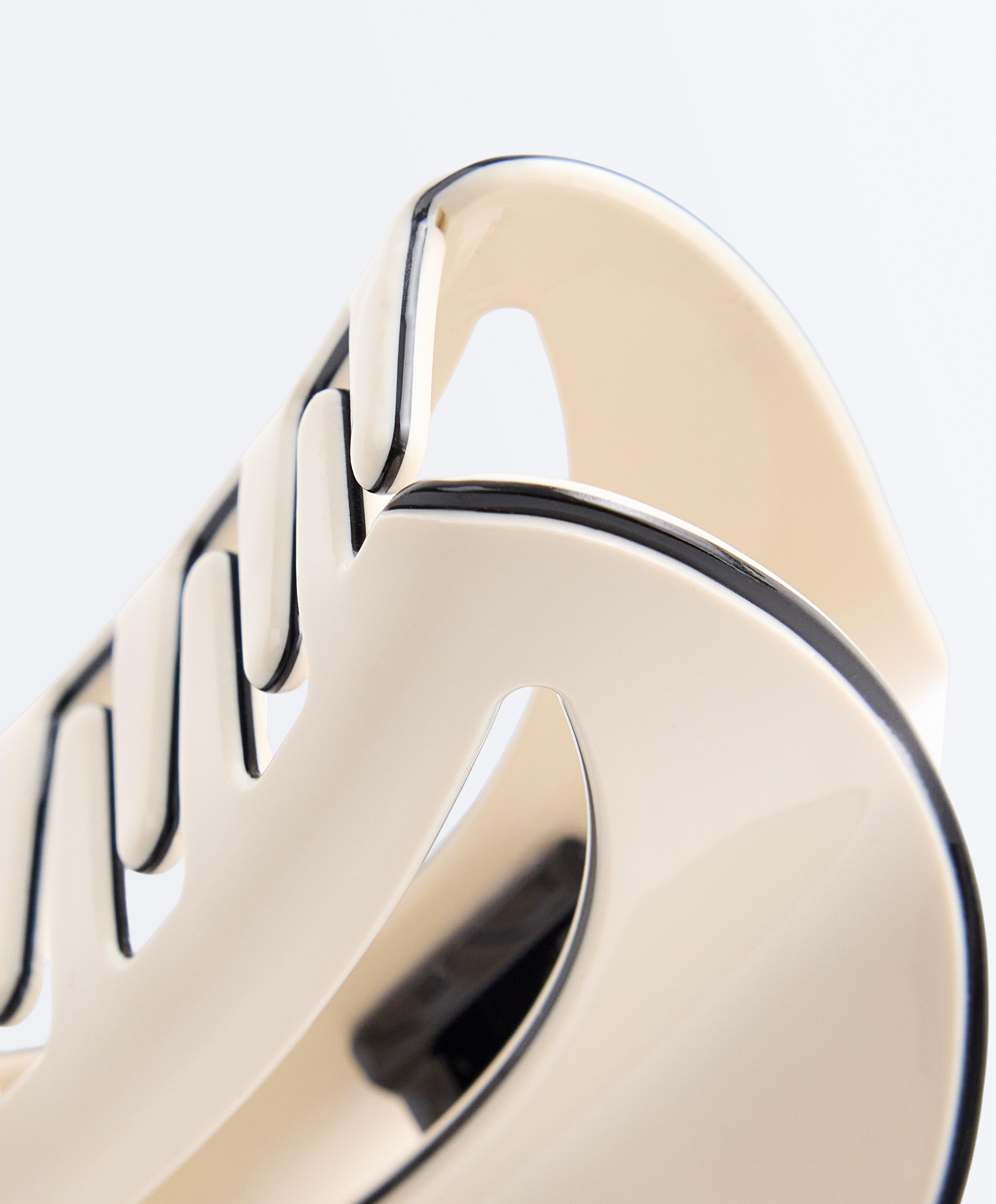 Large piping hair clip — CREAM