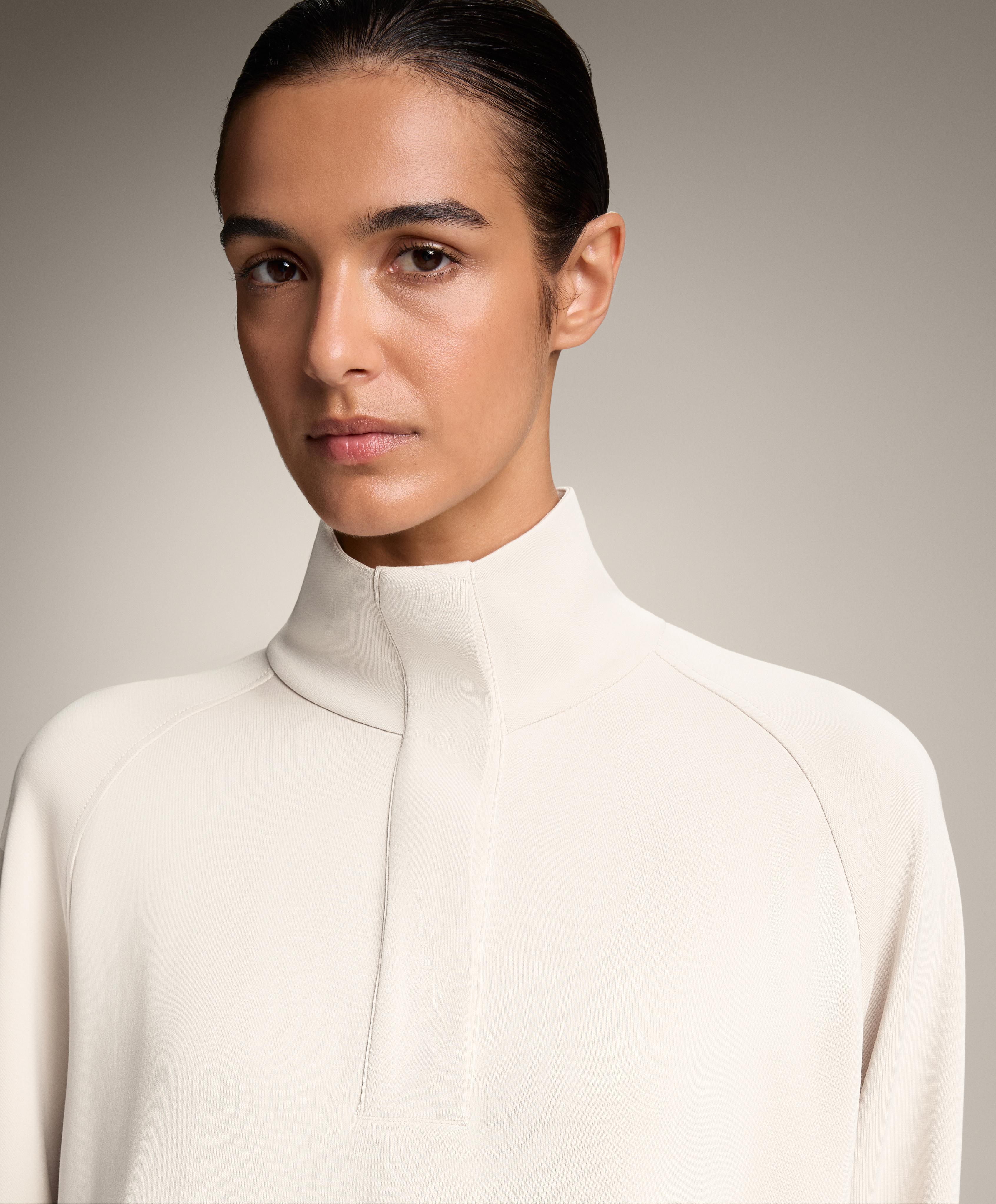 سويت شيرت طويل بكسرات خلفية وملمس ناعم من المودال - تنزيلات