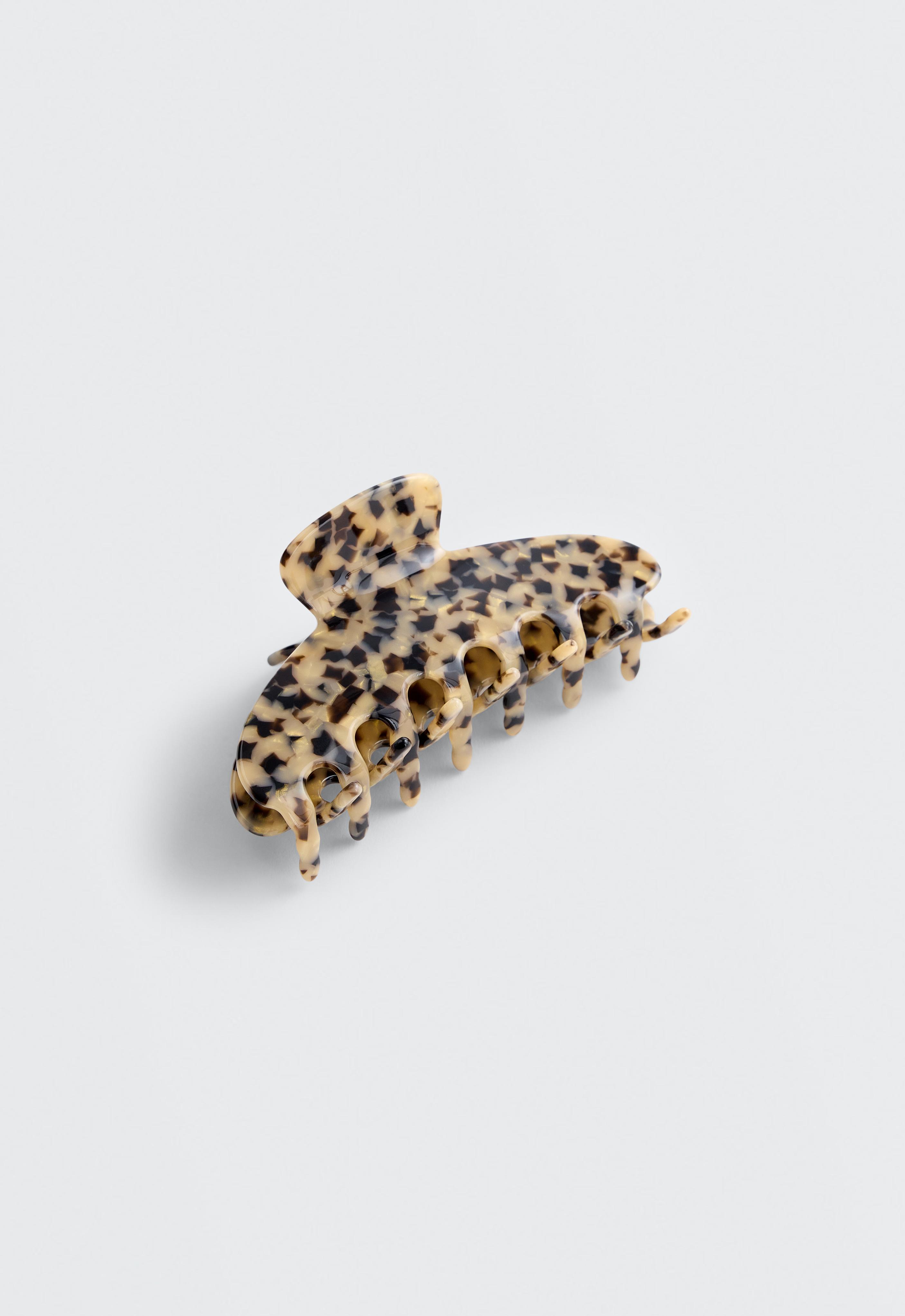Large printed hair claw — CHESTNUT