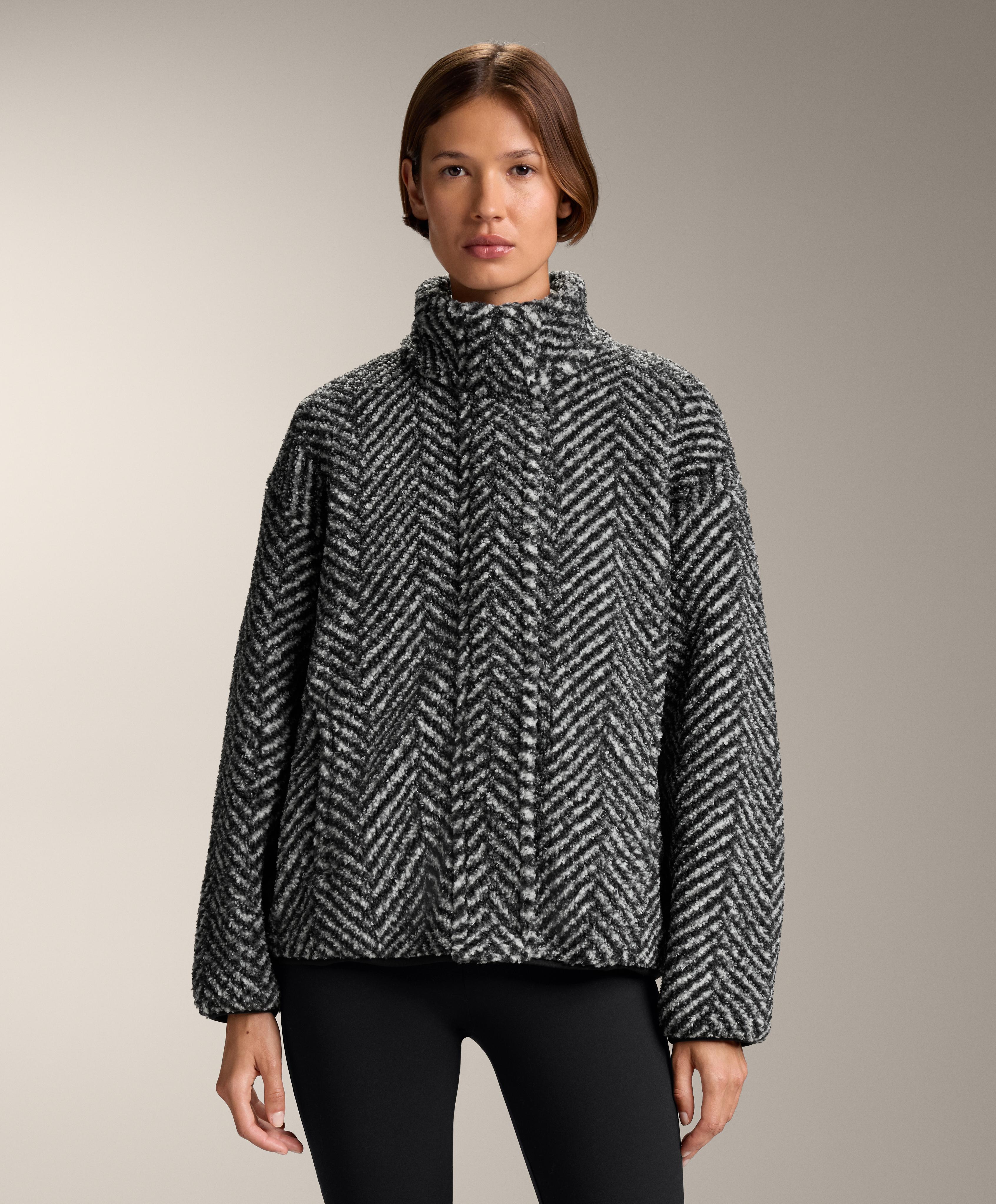 Dik cocoonjasje met lamsvachtlook Dik cocoonjasje met lamsvachtlook