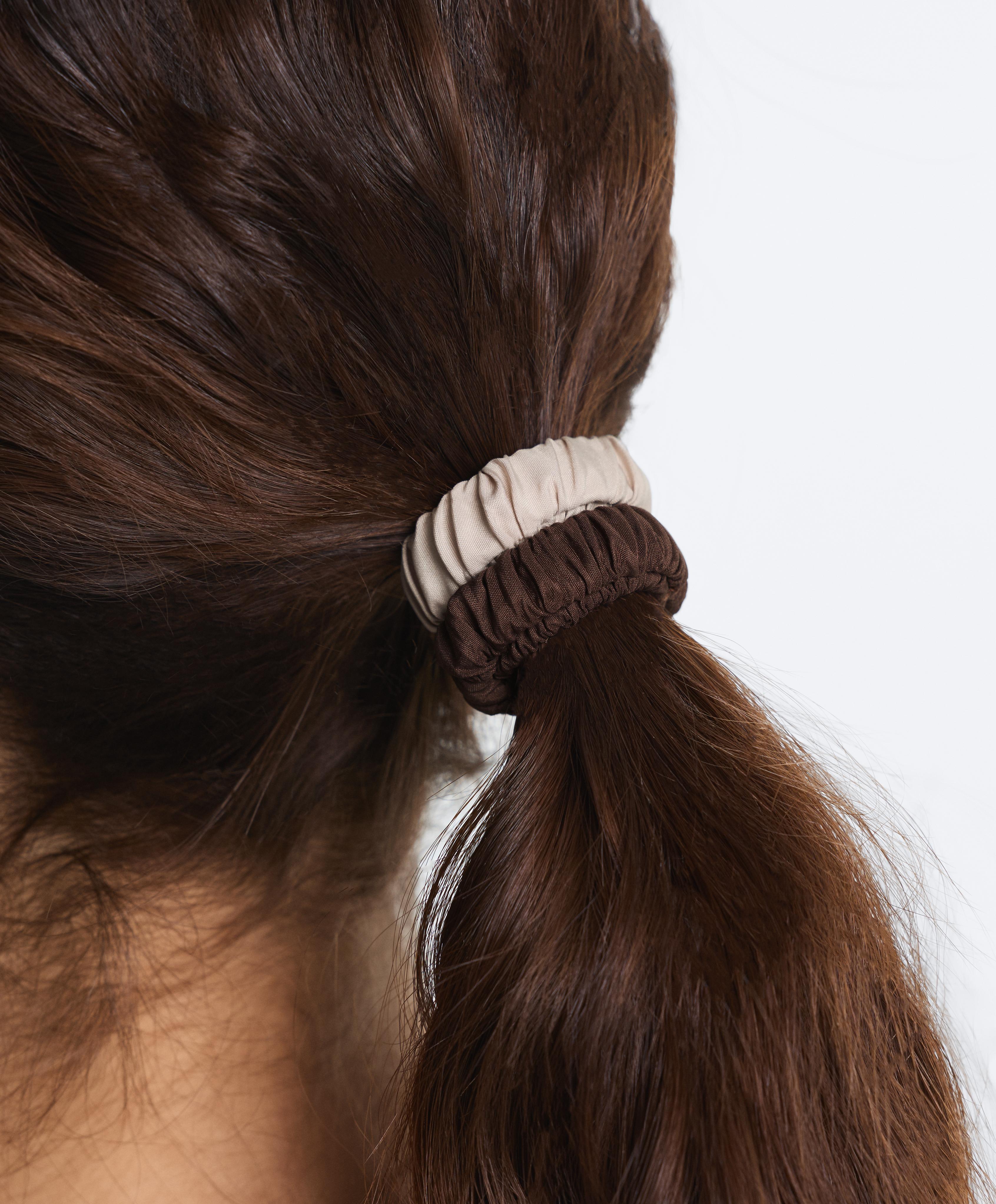 5 twist effect scrunchies — GRAPHITE