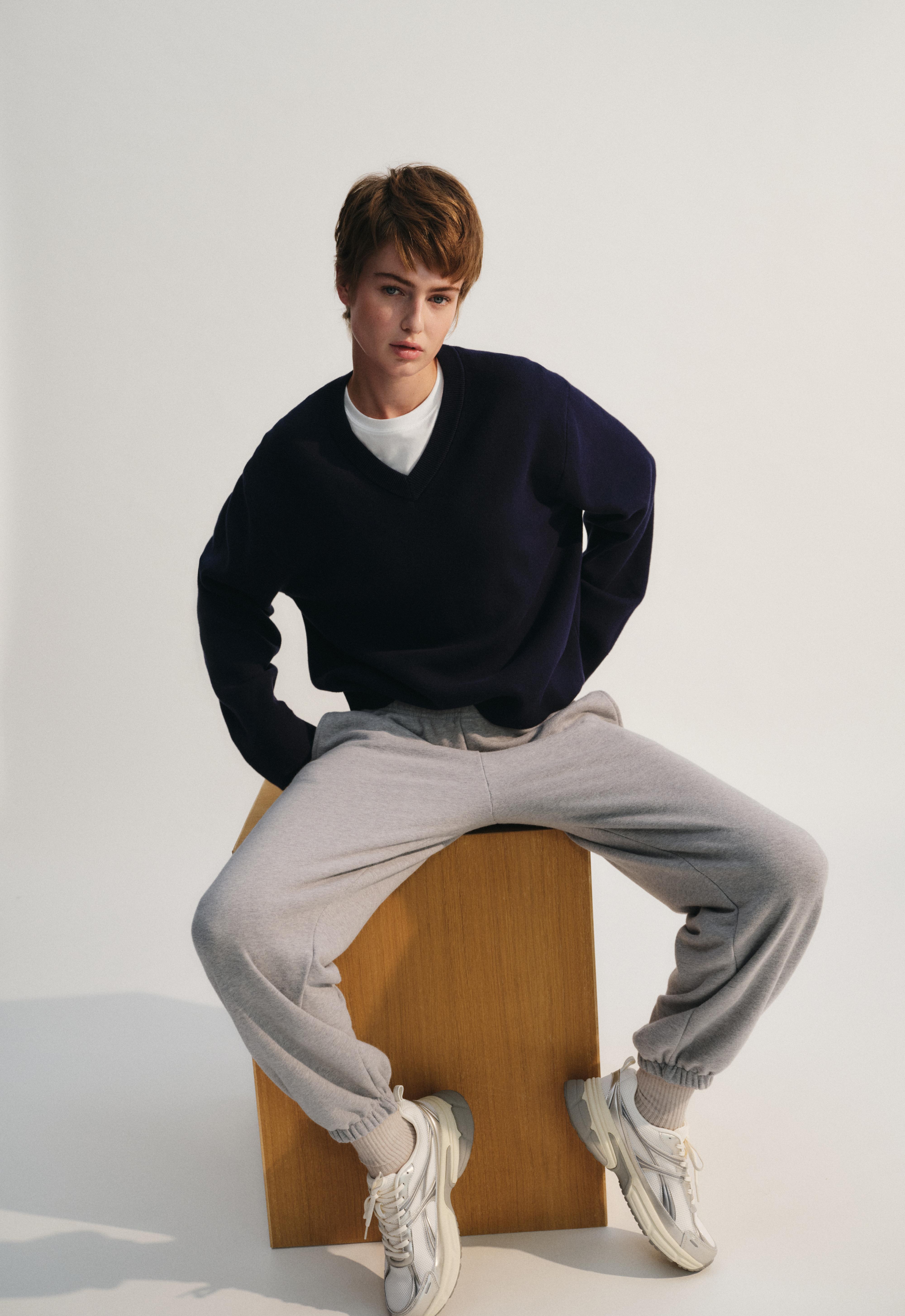 Cotton blend V-neck knit jumper — NAVY BLUE