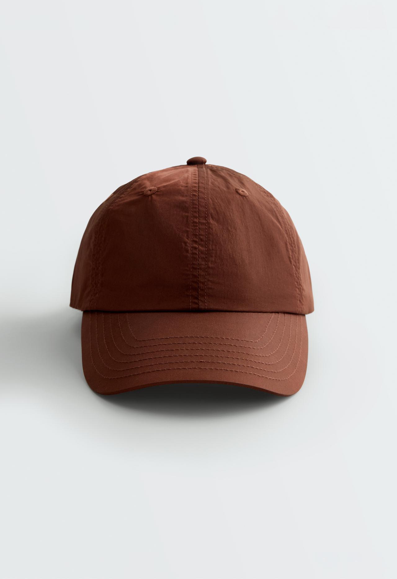 Lightweight sports cap — Clay brown