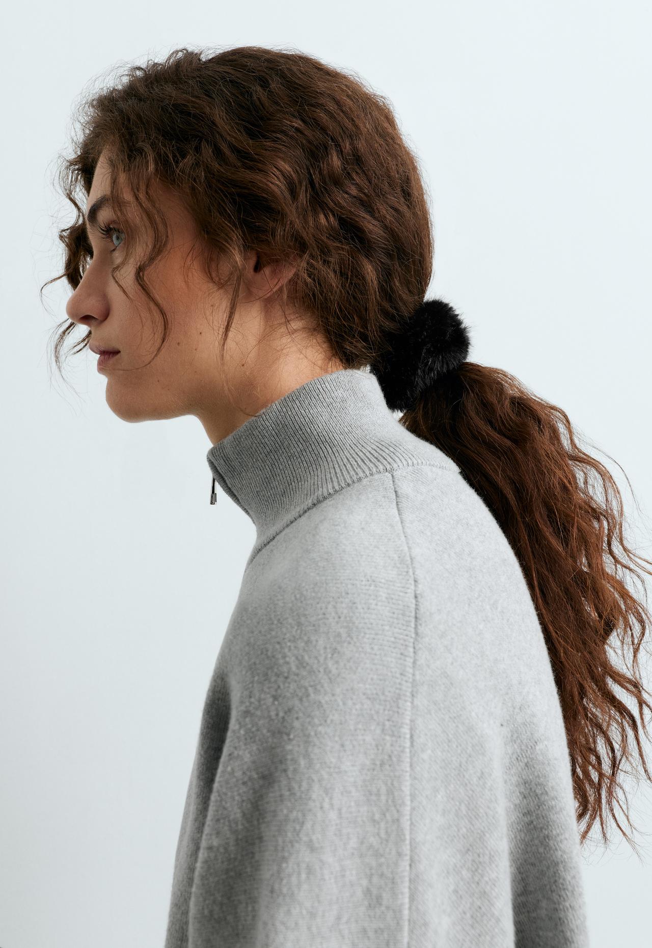 2 Running faux-fur-effect scrunchies — BLACK