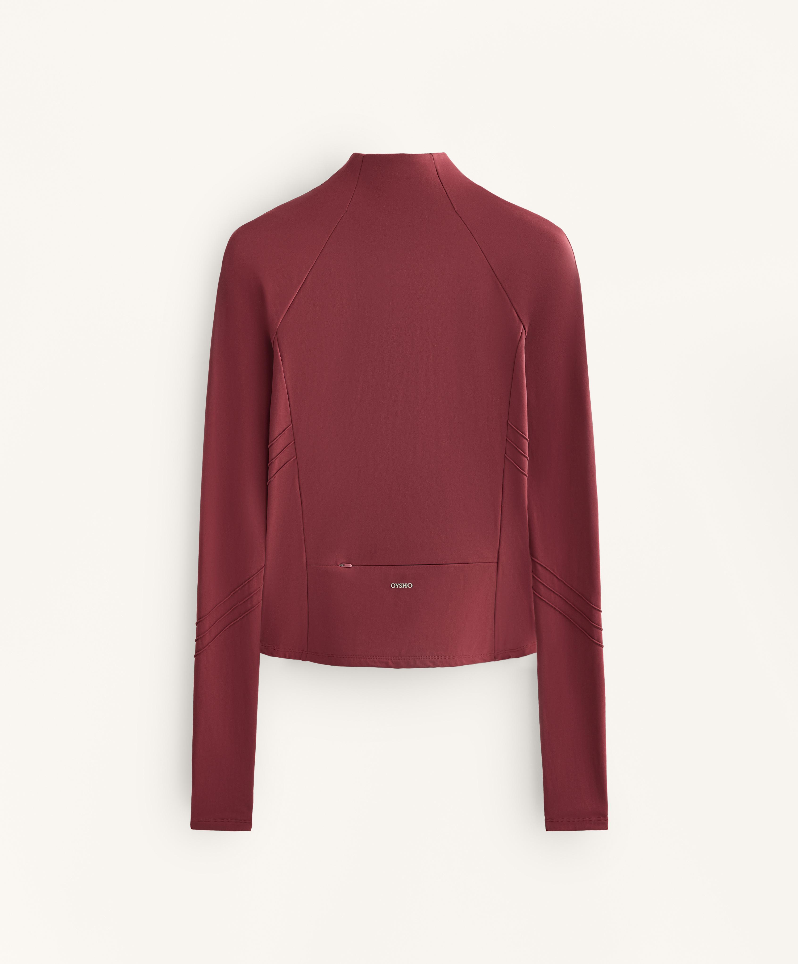 Light warm technical jacket with nerve seams