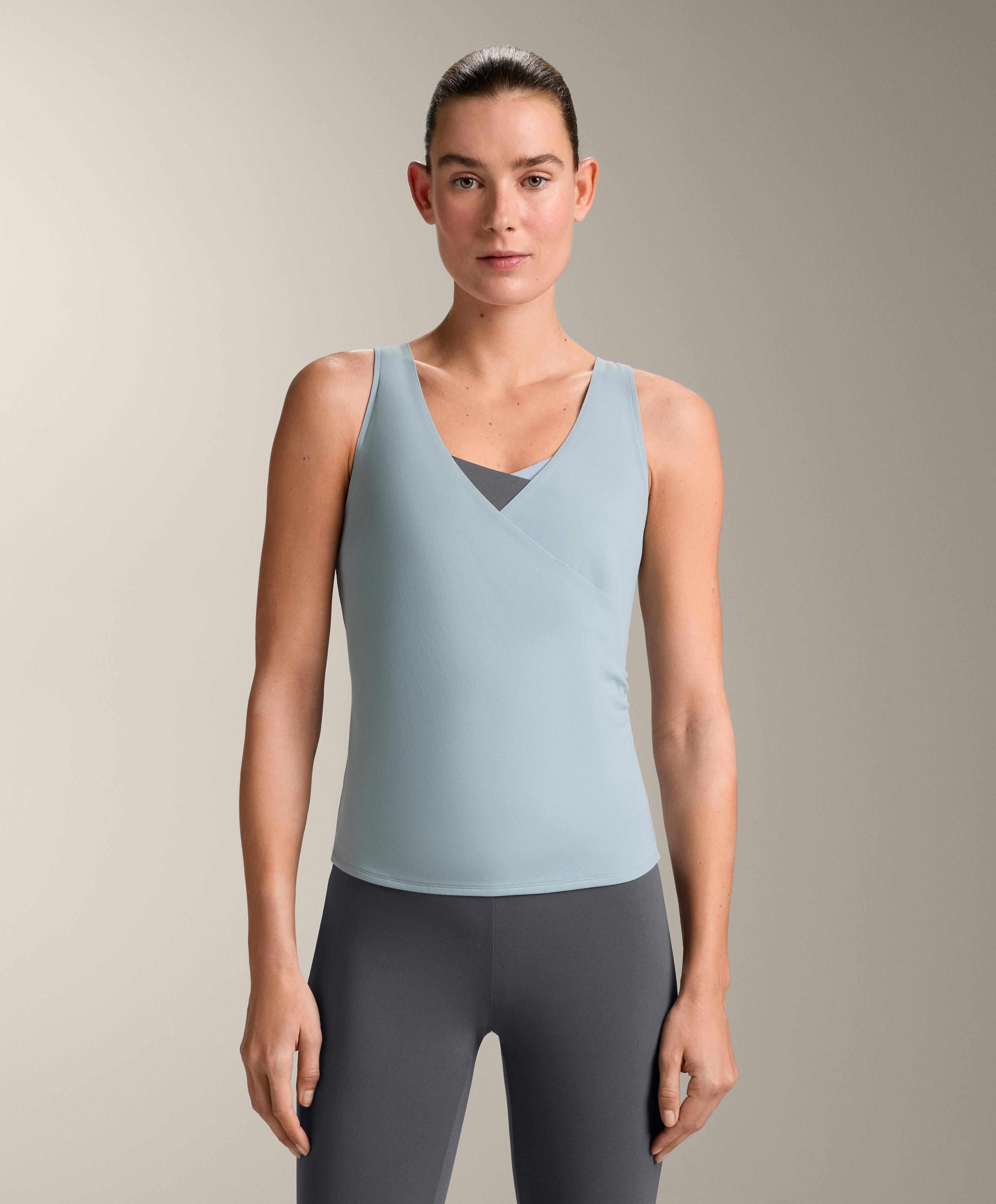 Ärmelloses Comfortlux Shirt mit Kreuz-Ausschnitt Ärmelloses Comfortlux Shirt mit Kreuz-Ausschnitt