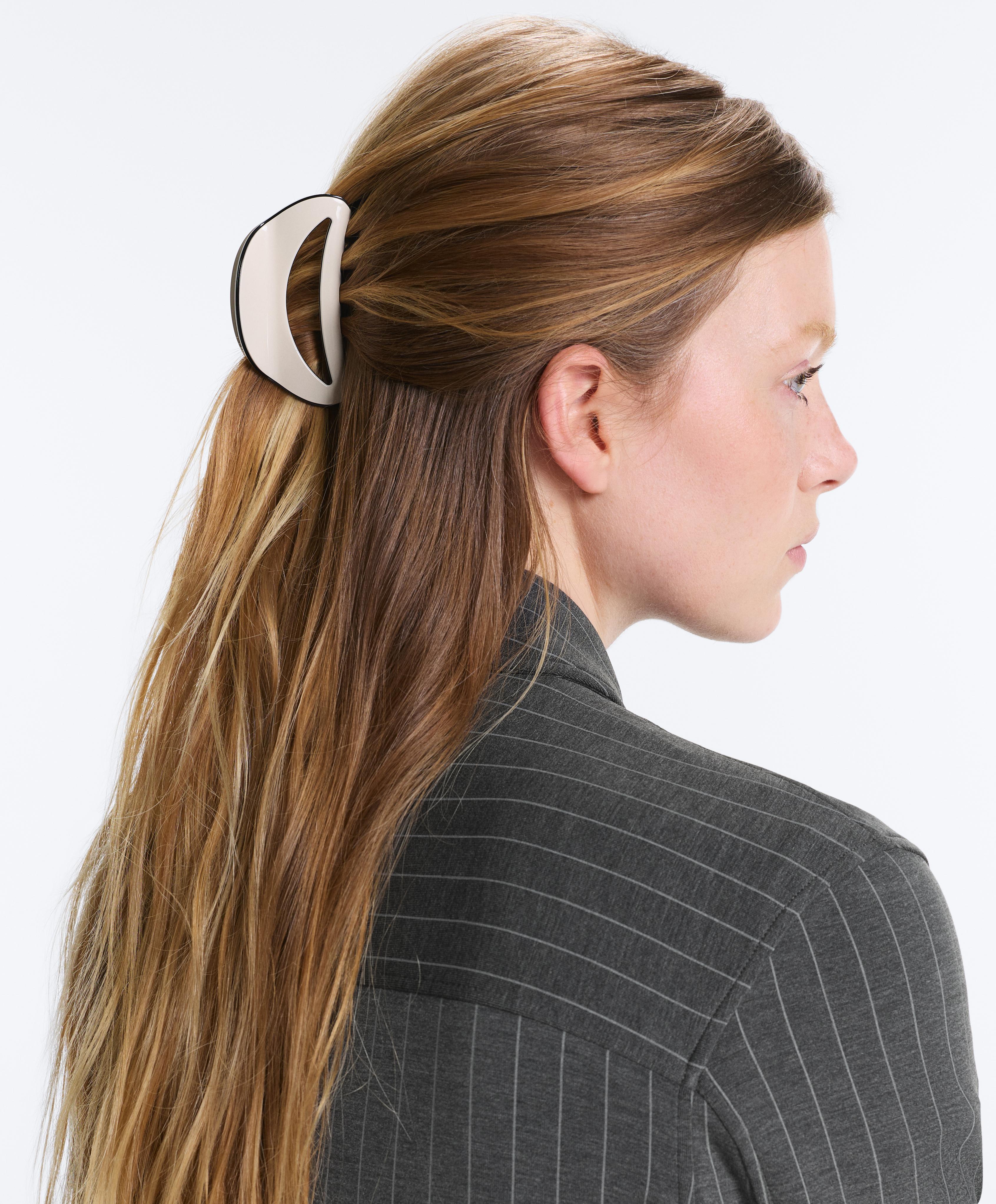 Large piping hair clip — CREAM
