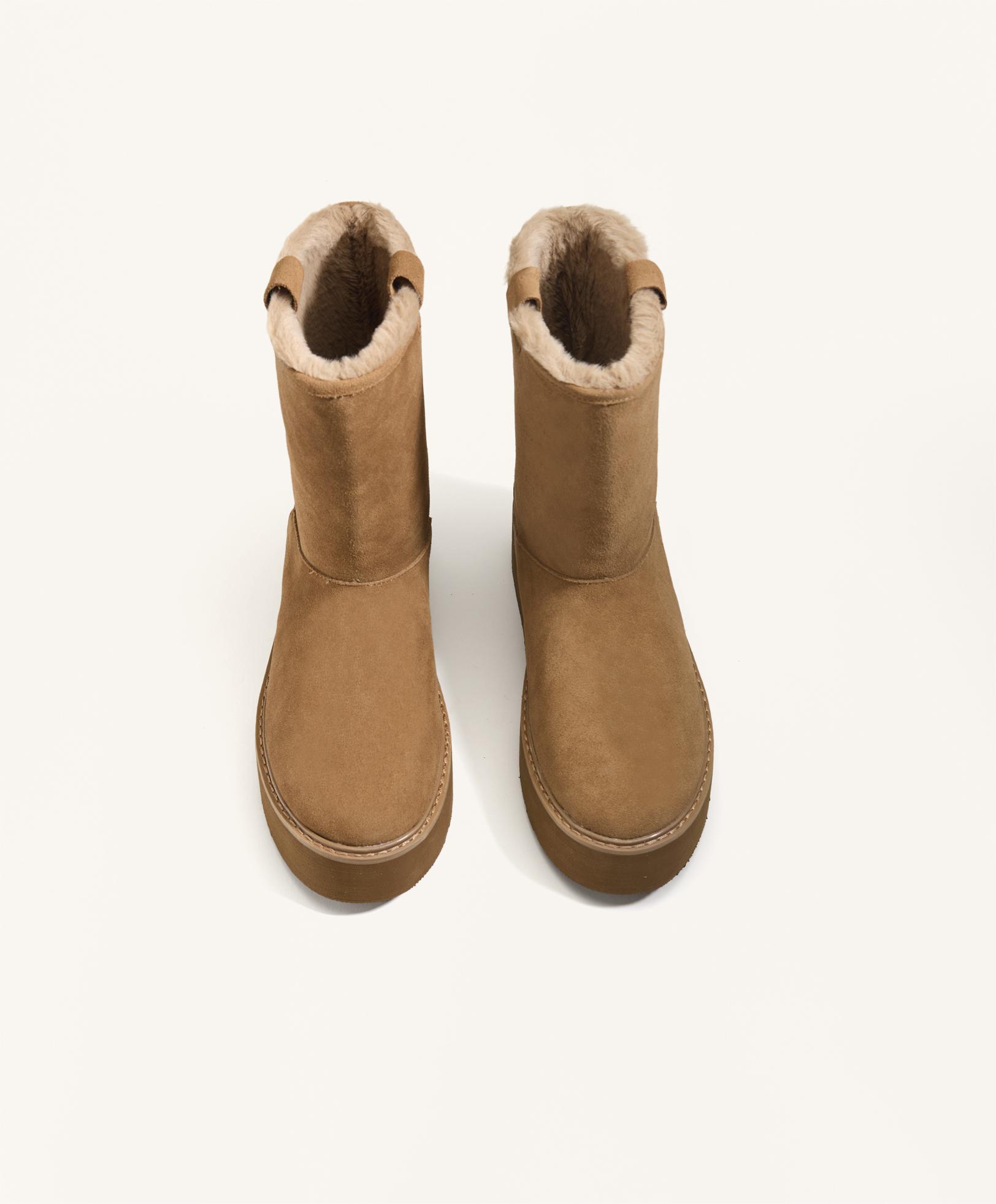 Замшевые ботинки на платформе - Распродажа Замшевые ботинки на платформе - Распродажа