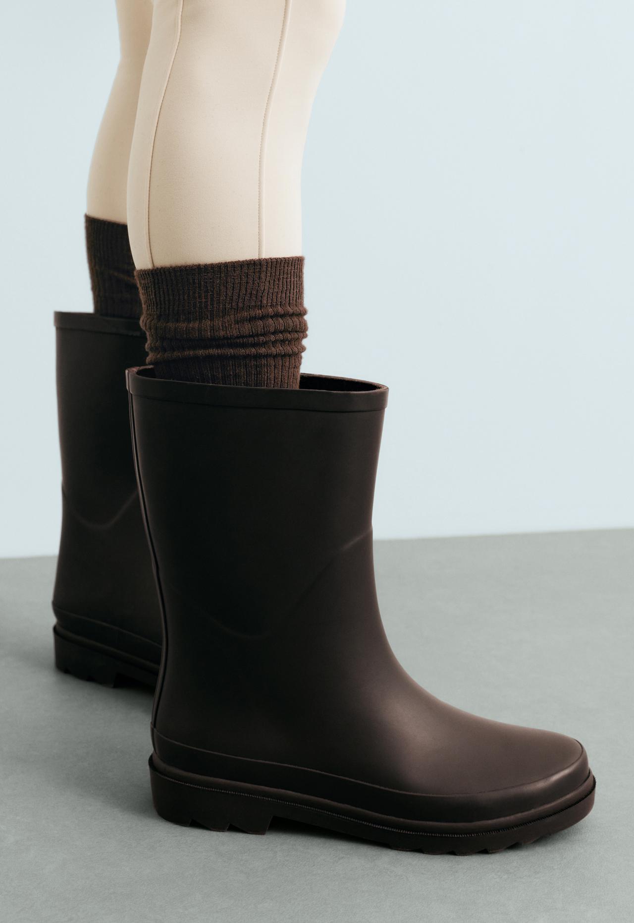 Long socks 61% modal 17% cashmere — CHOCOLATE      