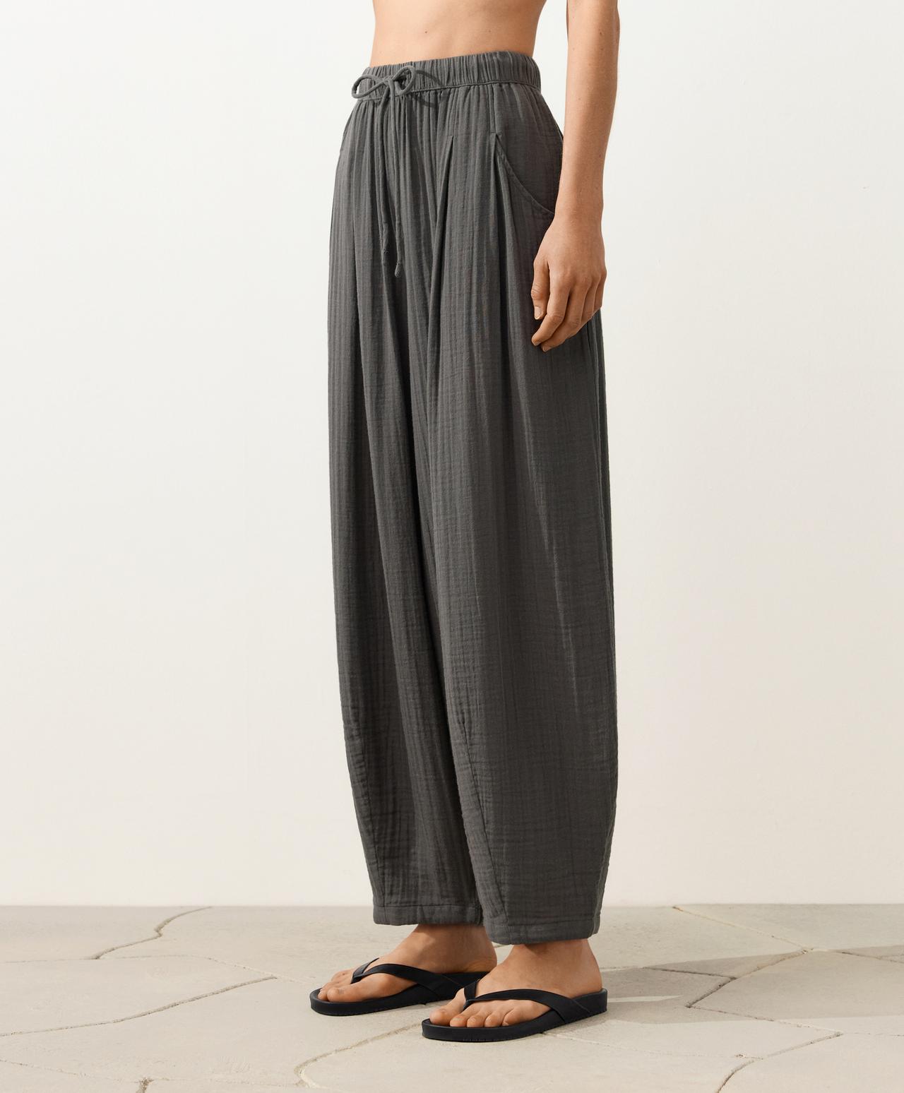 100% cotton gauze balloon trousers — ASPHALT
