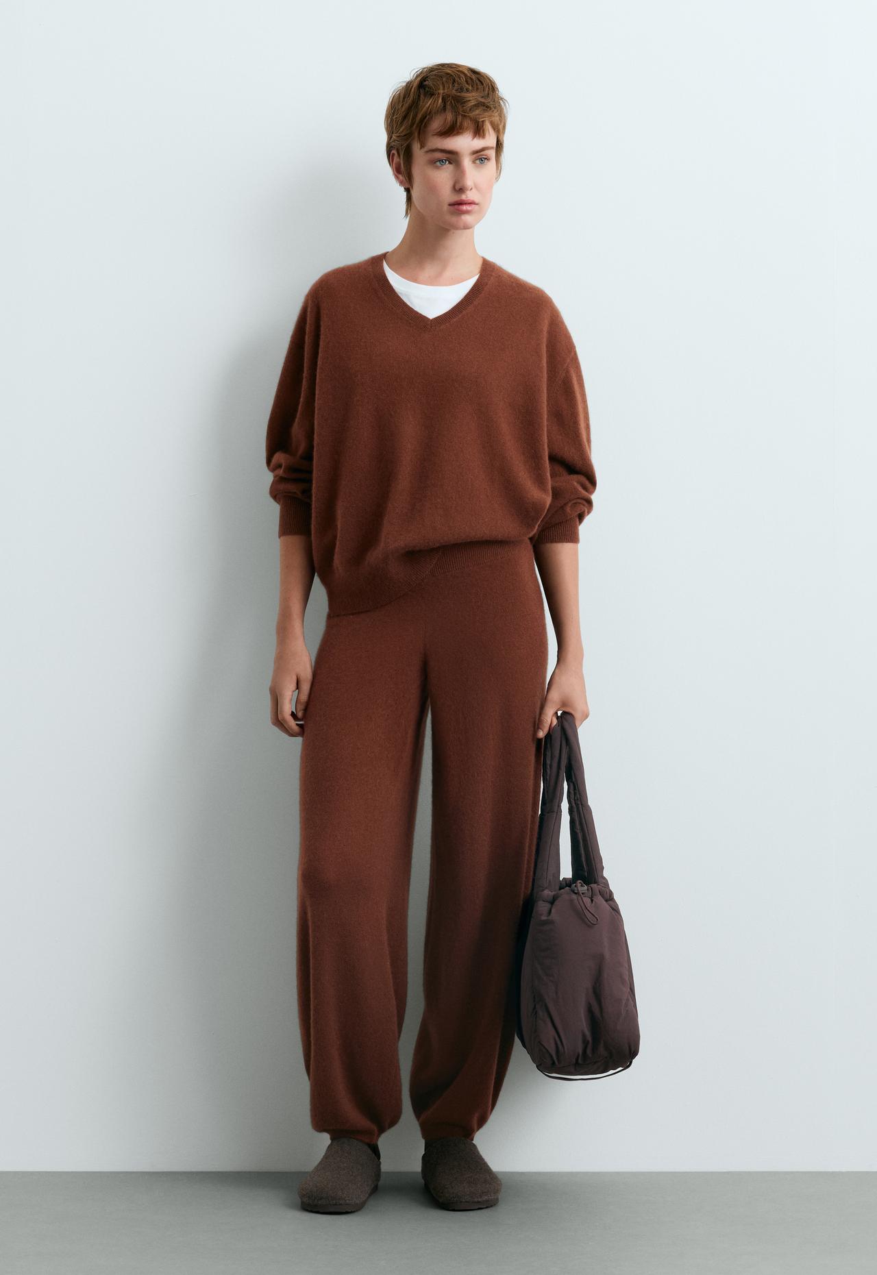 100% cashmere balloon knit trousers — CHOCOLATE