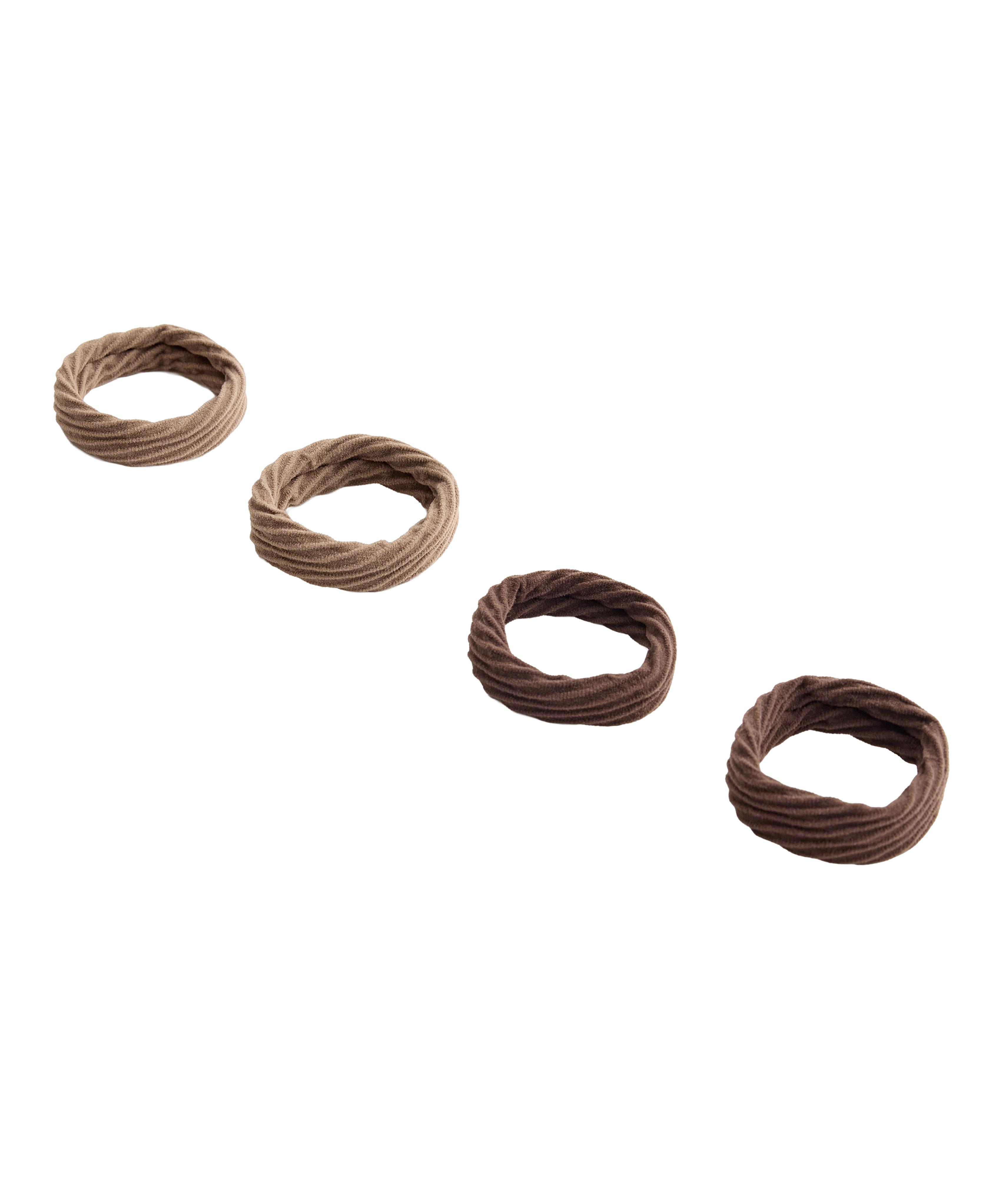 4 twist-effect scrunchies — TAN