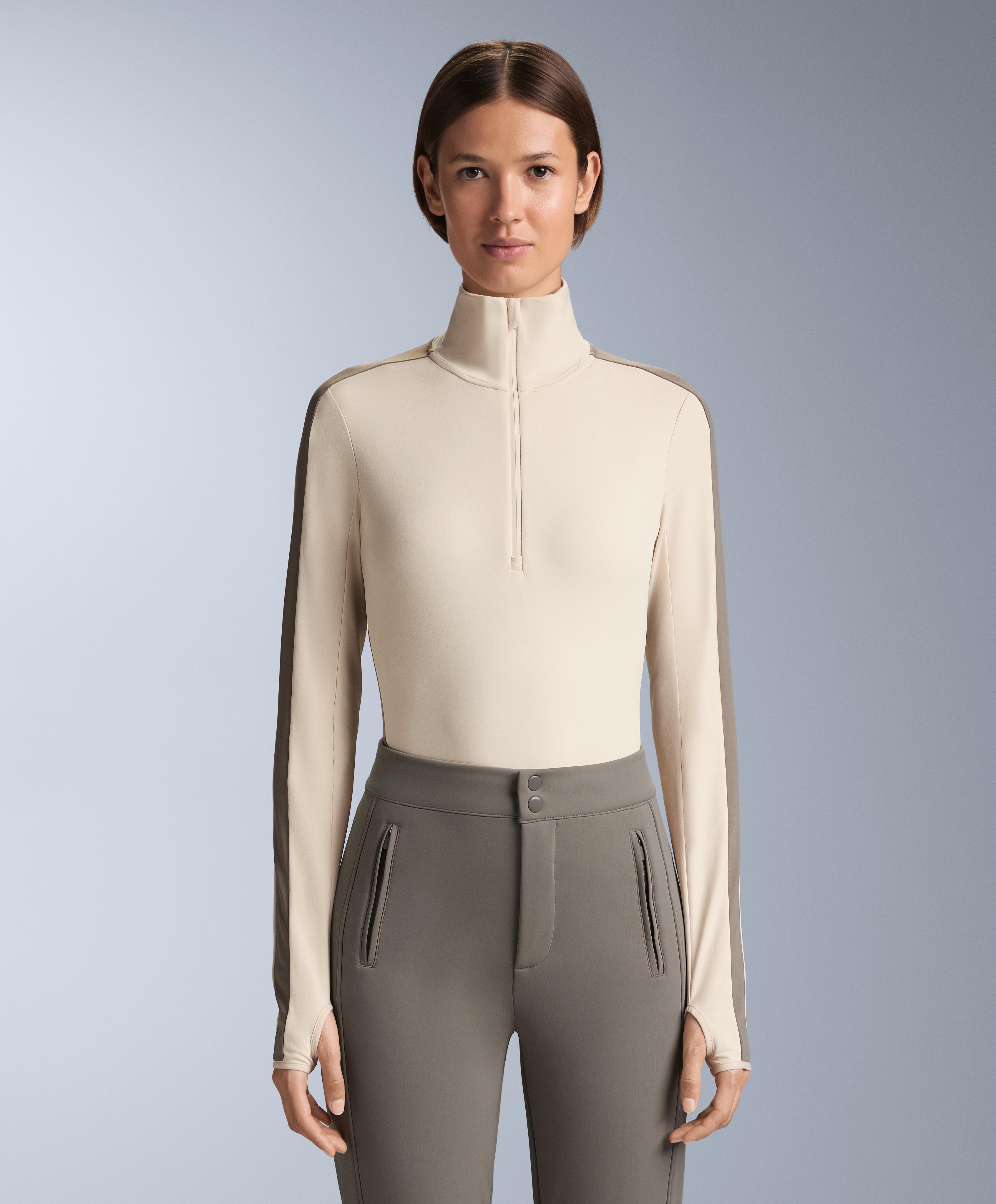 تيشيرت حراري بطبقة أساسية بسحاب نصفي تيشيرت حراري بطبقة أساسية بسحاب نصفي