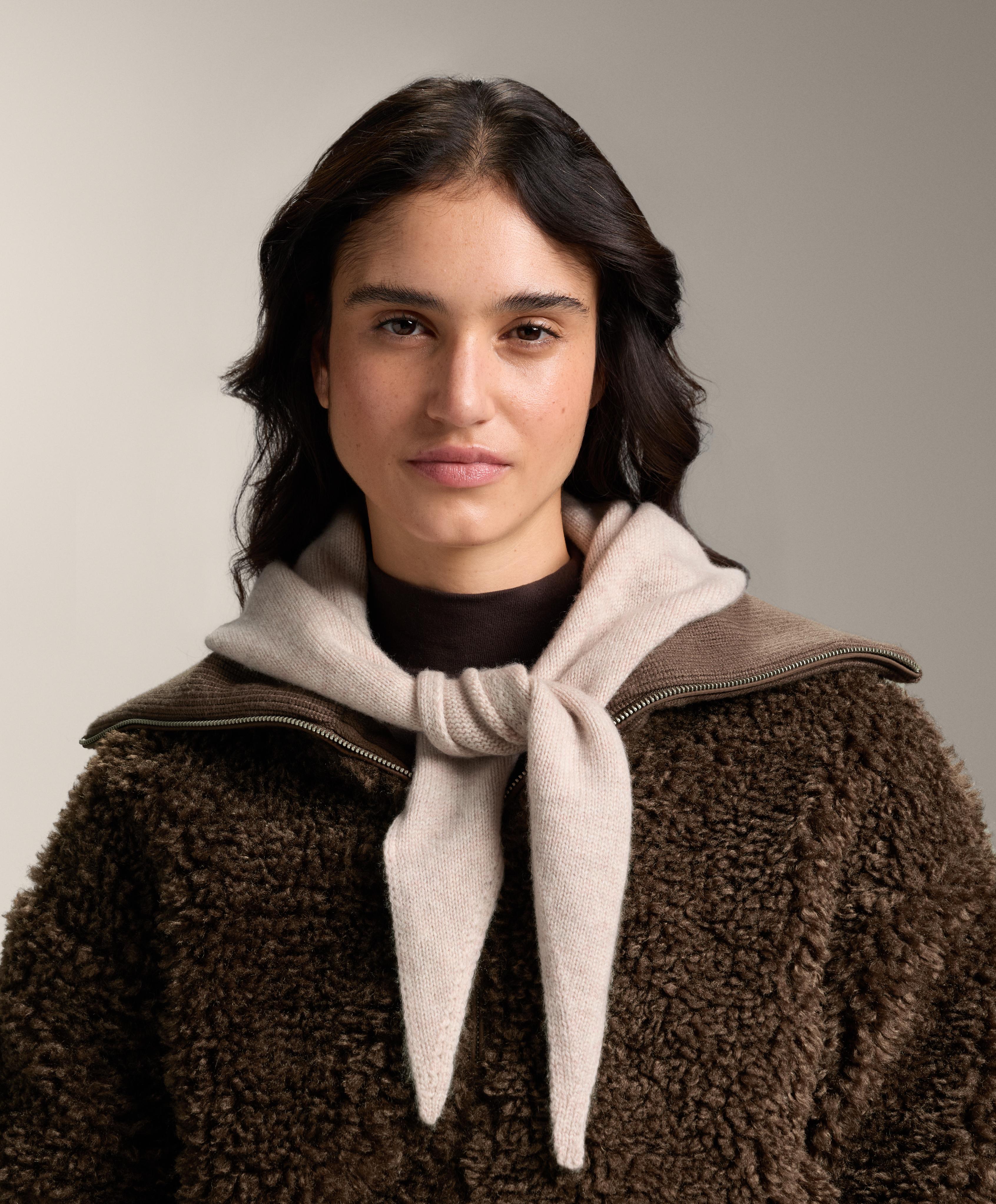 90% wool 10% cashmere knit bandana 90% wool 10% cashmere knit bandana