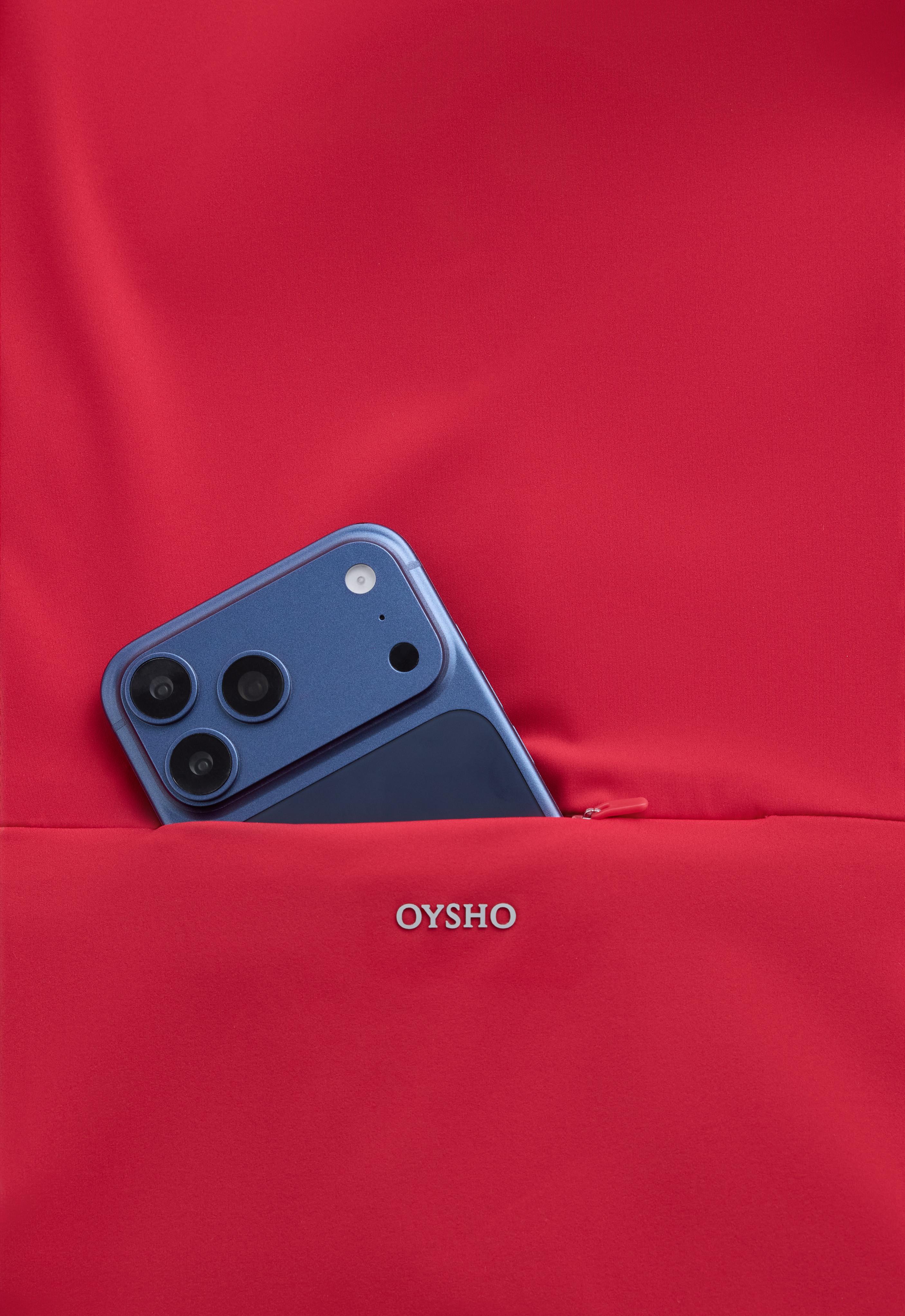 Short Light Touch technical jacket — RED