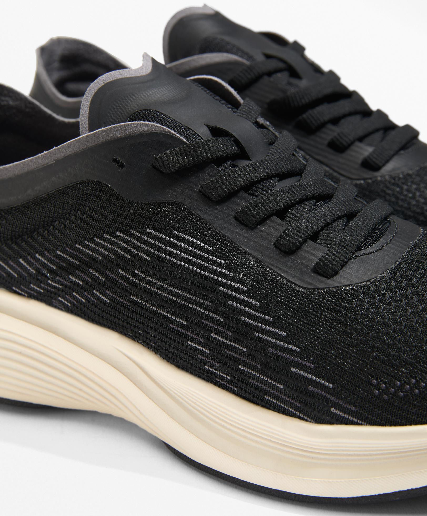 Long-distance running trainers