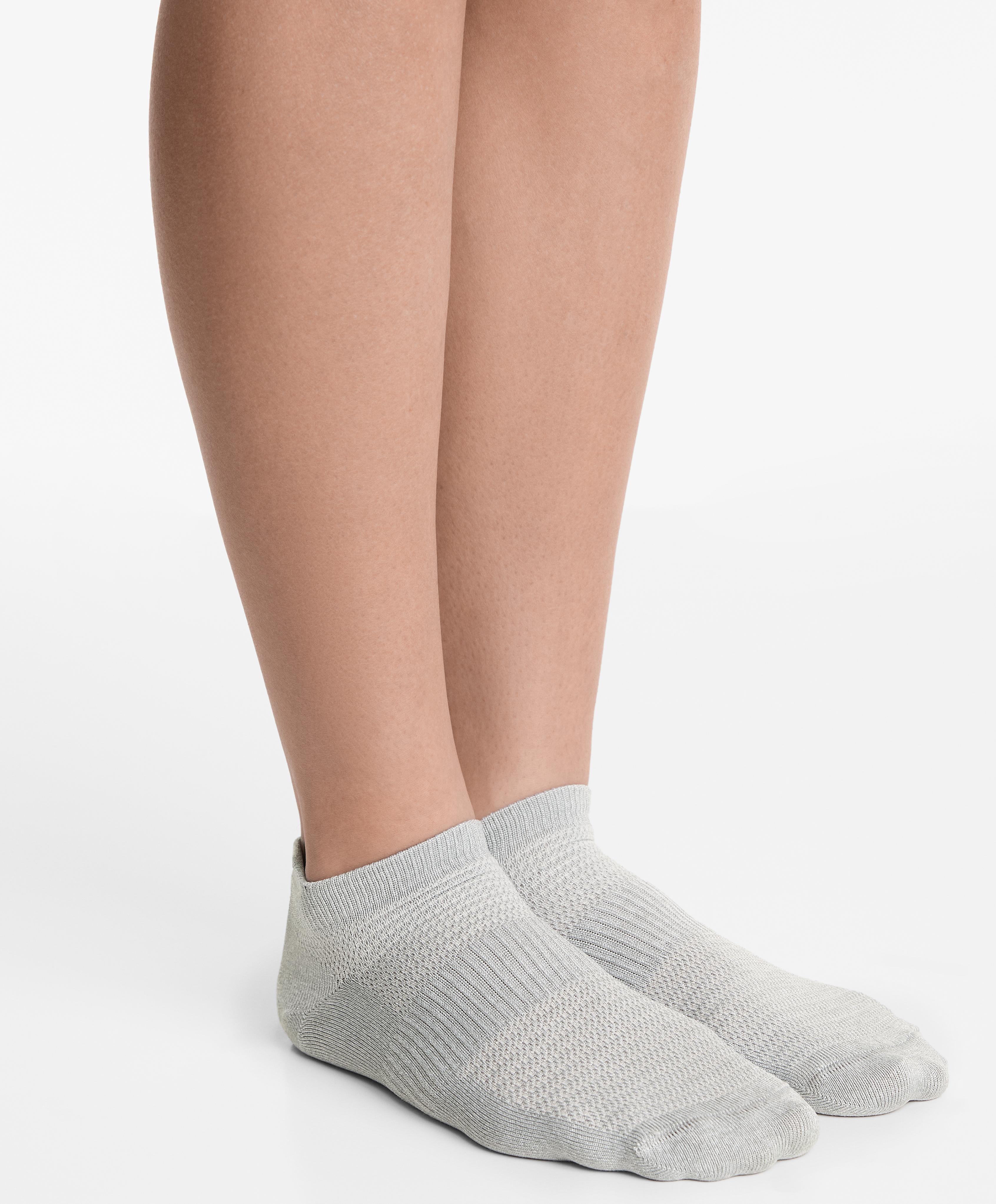 3 pack of polyamide blend sneaker socks with heel tab — GREY