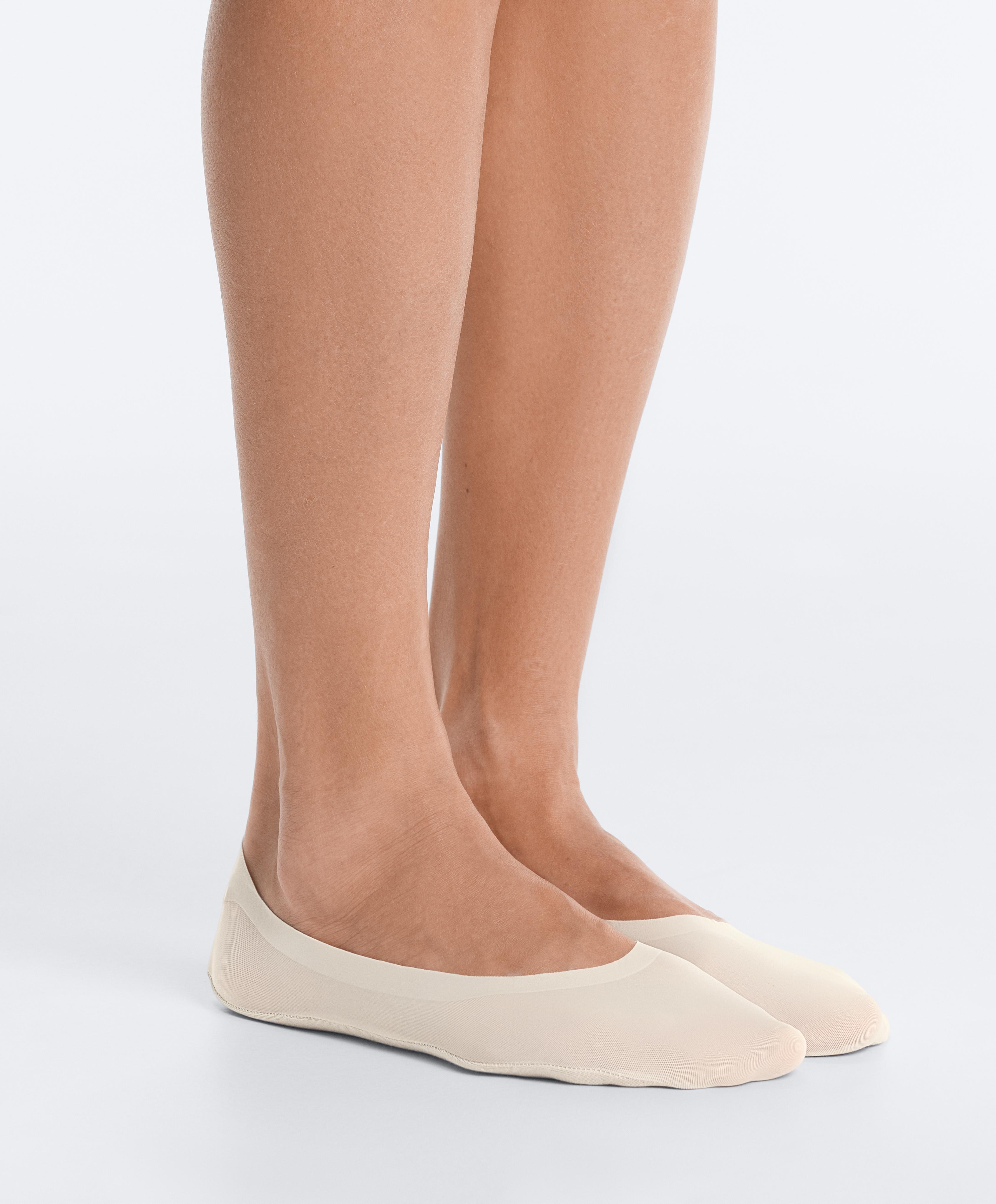 2 pairs of microfibre medium cut invisible socks