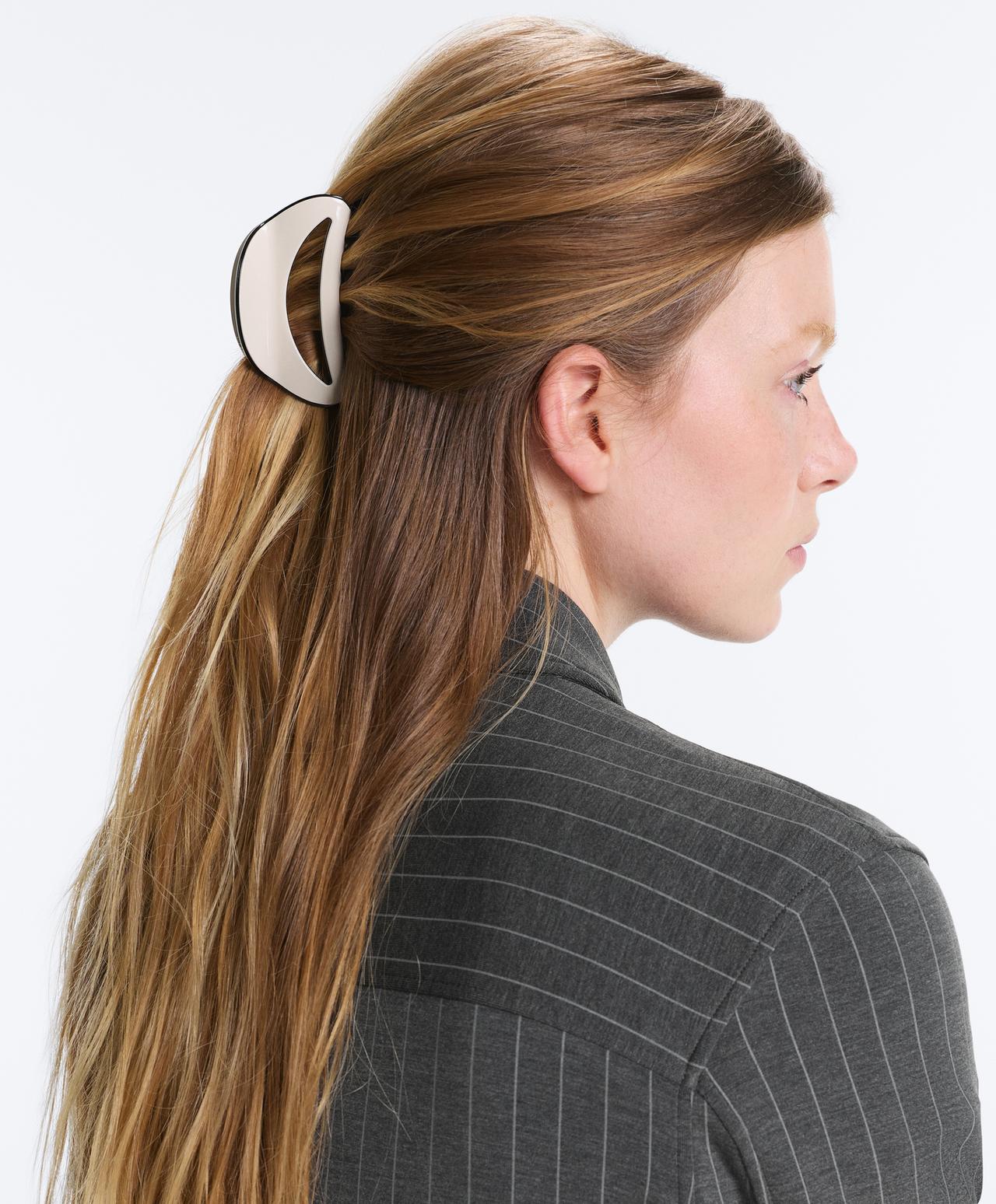Large piping hair clip — CREAM