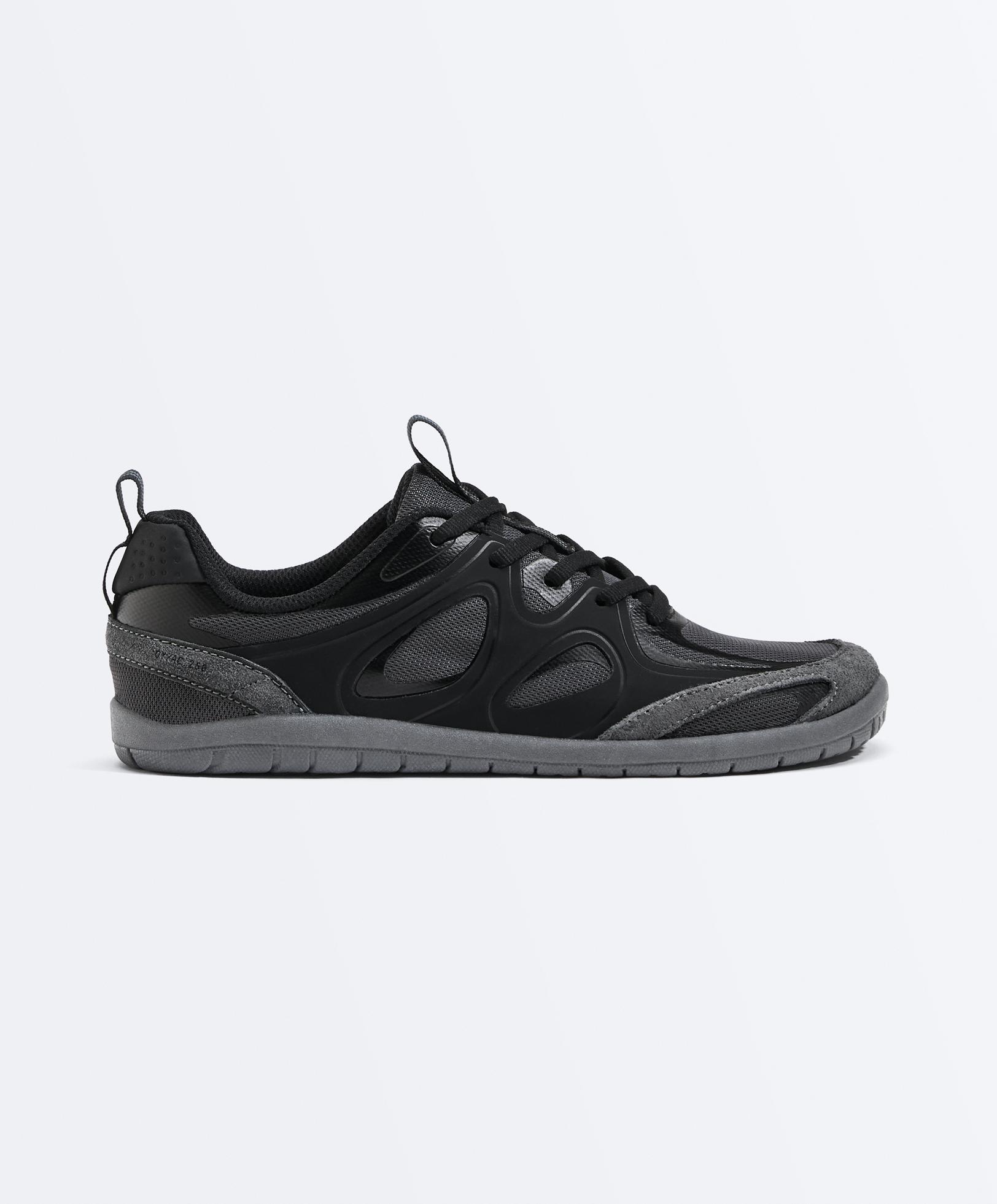 Multi-activity barefoot trainers — BLACK