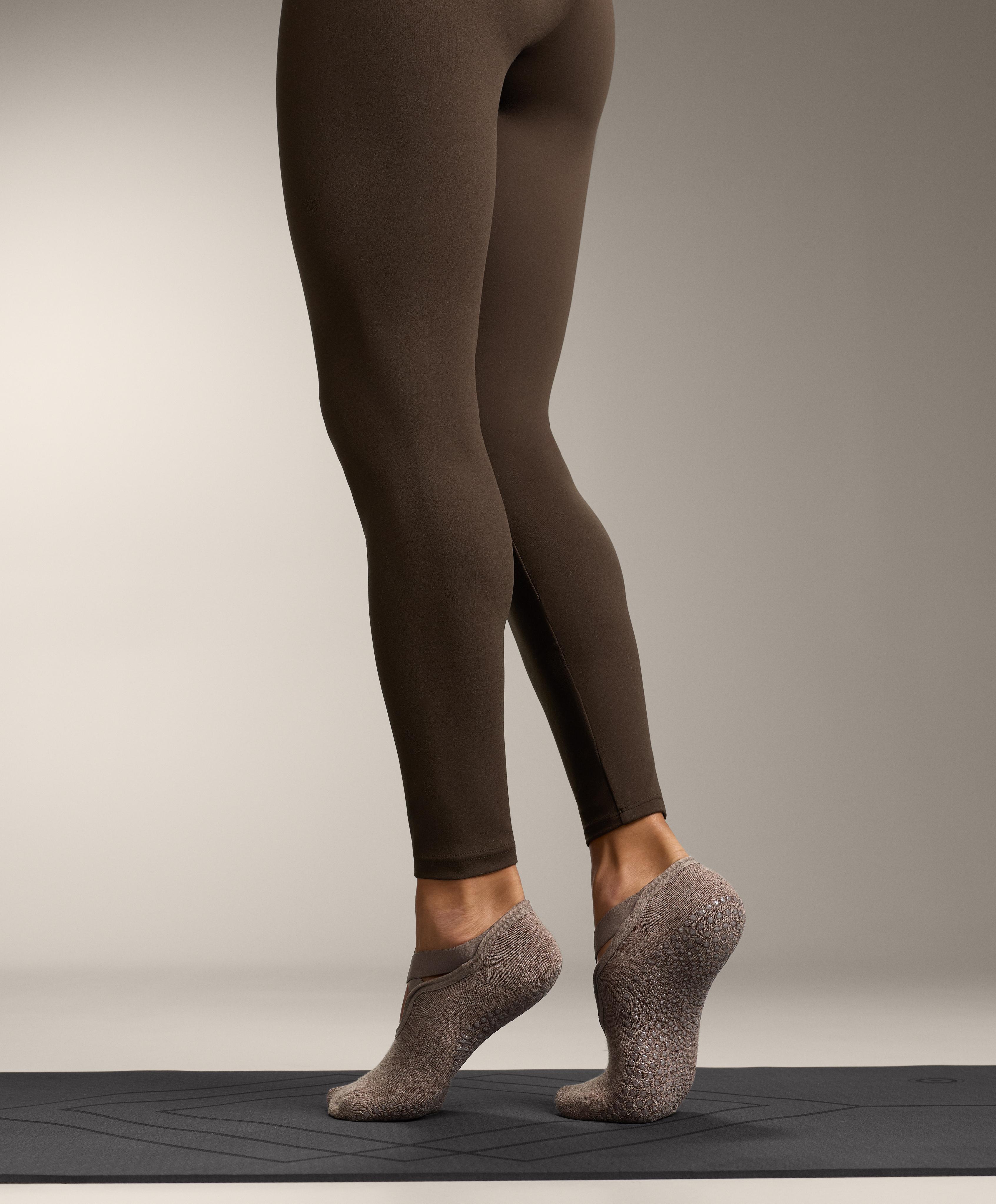 2 pairs of padded cotton blend yoga and Pilates socks with crossover straps