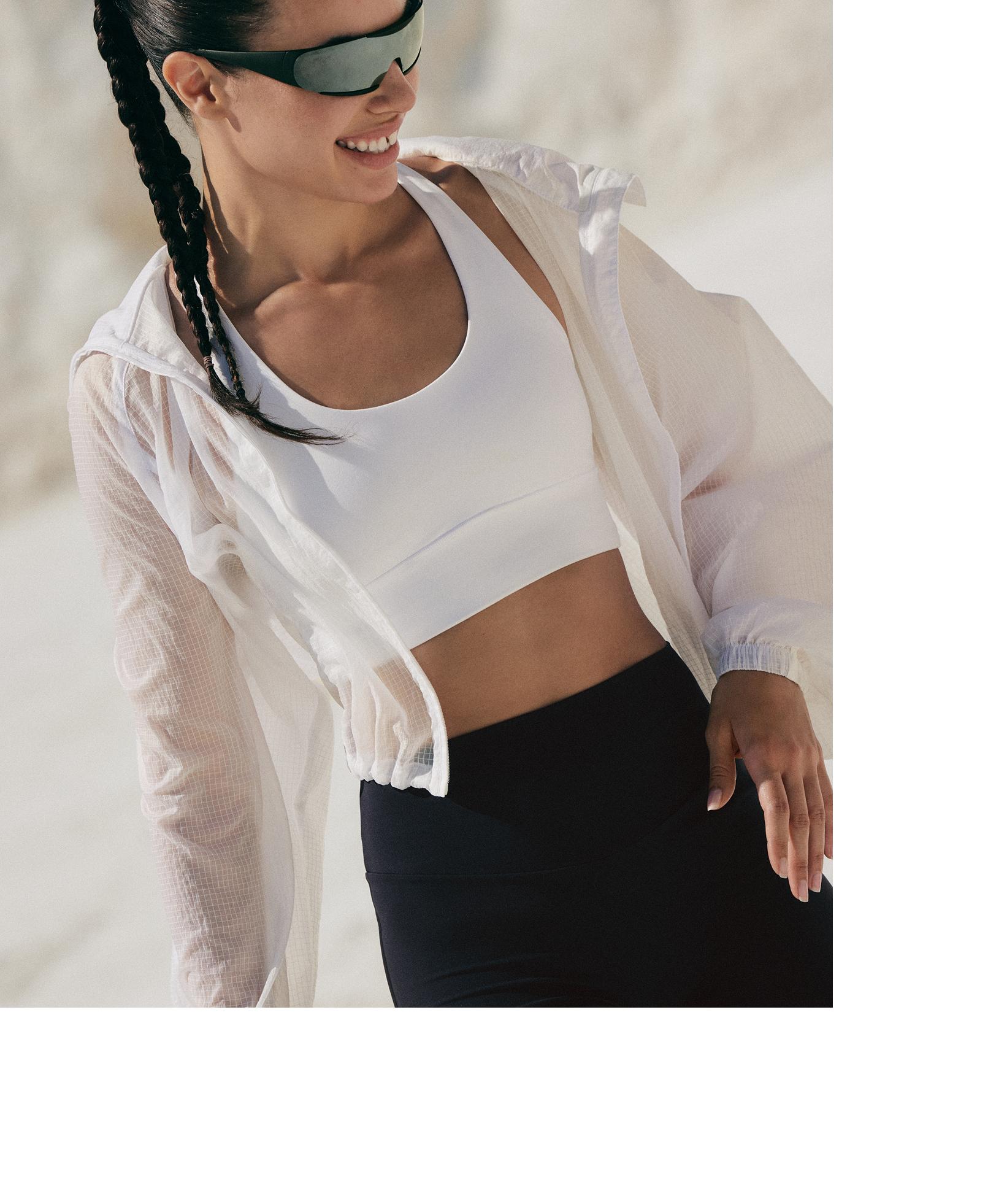 Medium-support Comfortlux sports bra with cups — WHITE 