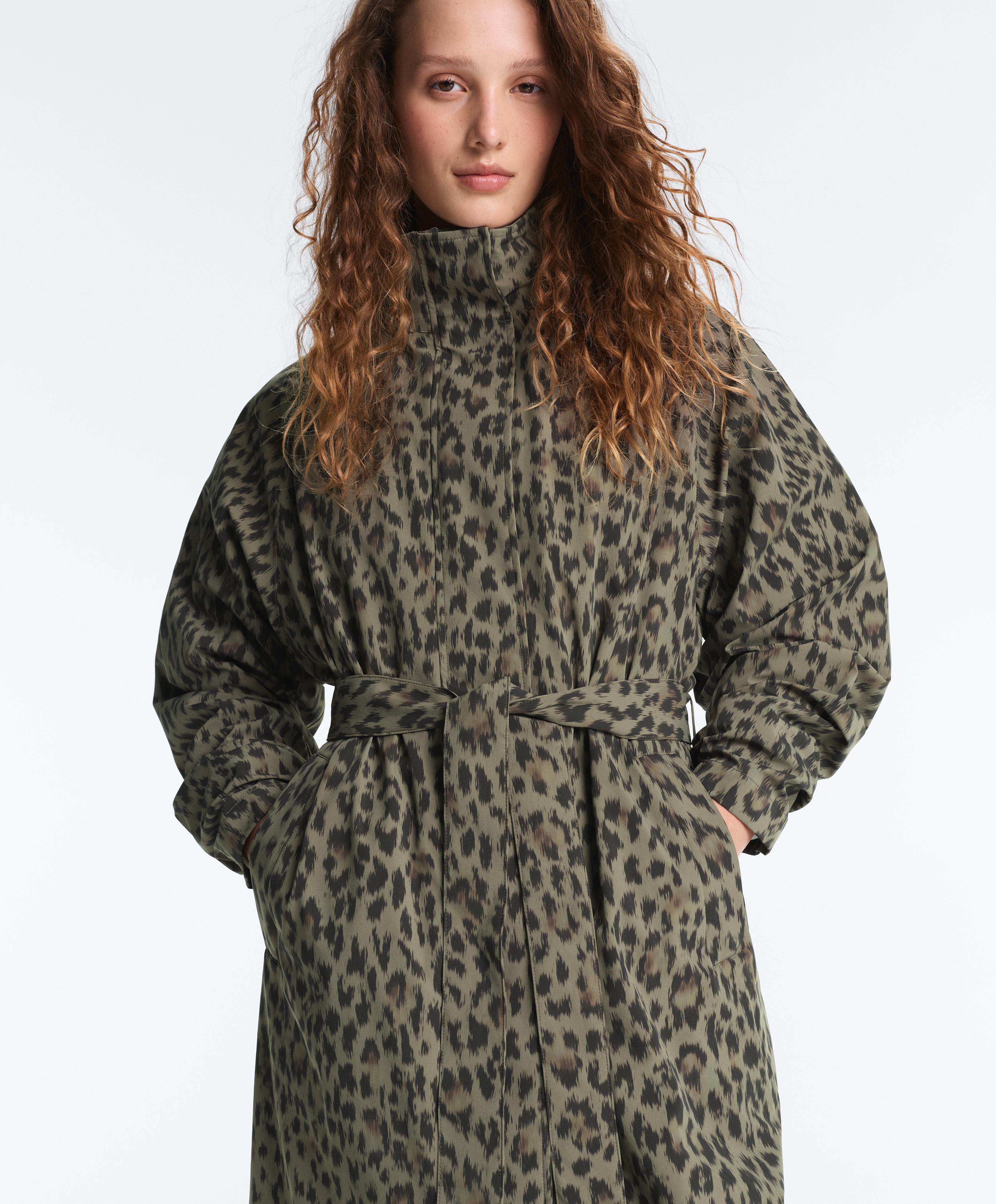 Chaqueta larga extra ligera impermeable 10k