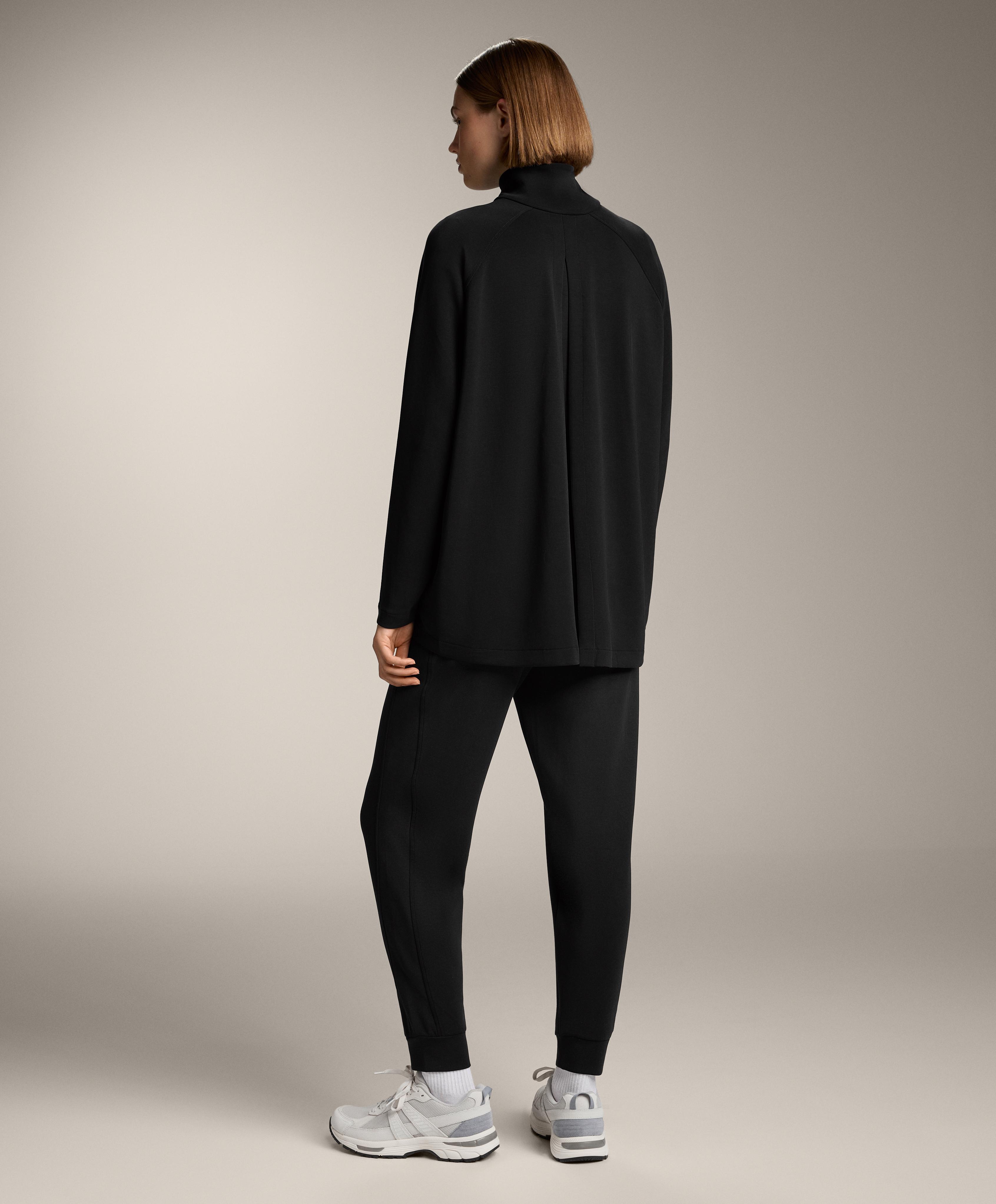 Total look jogger with black modal