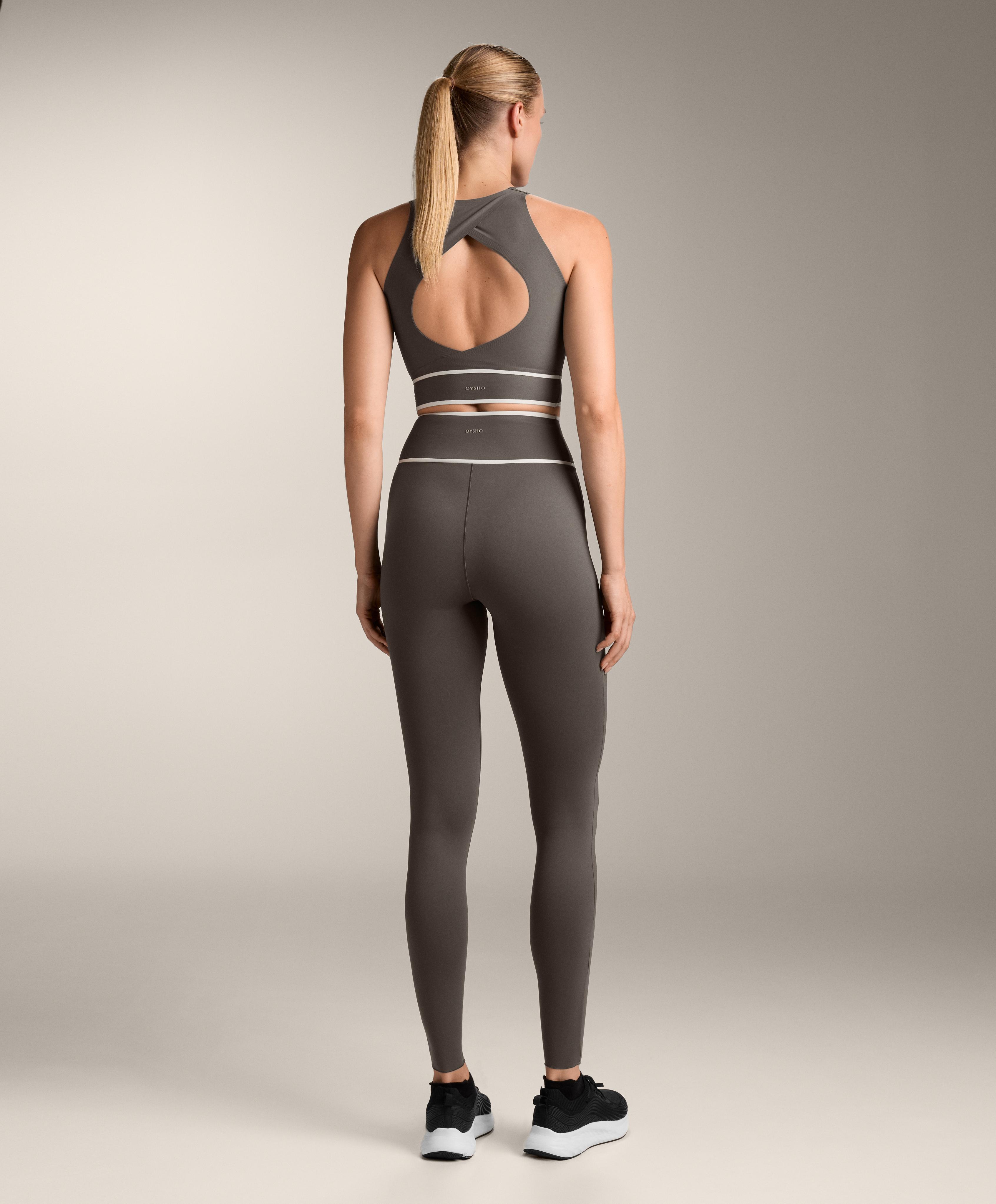 إطلالة كاملة مثالي التكيف بسرج عال لون كربوني