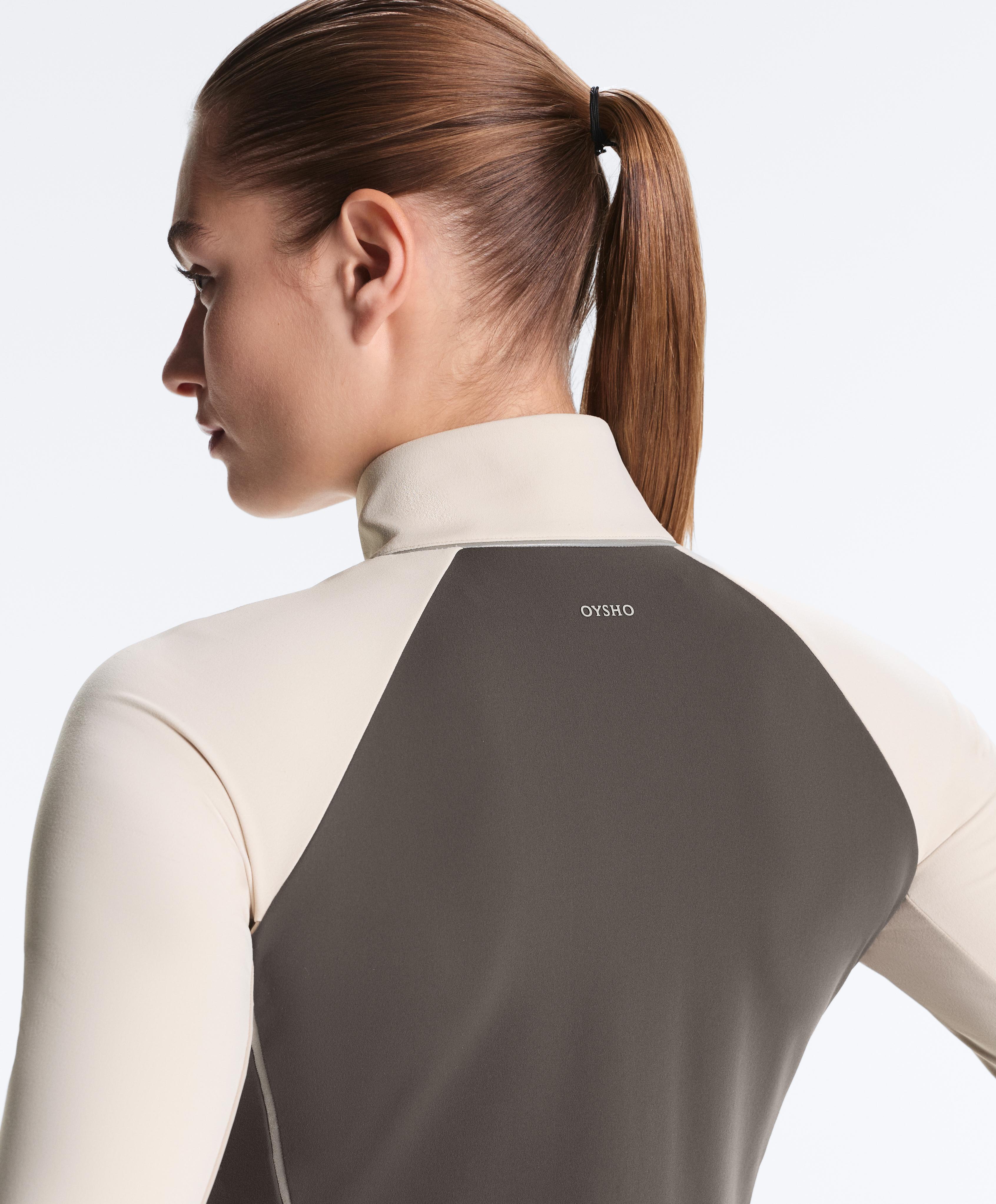 Light warm reflective technical jacket — SAND