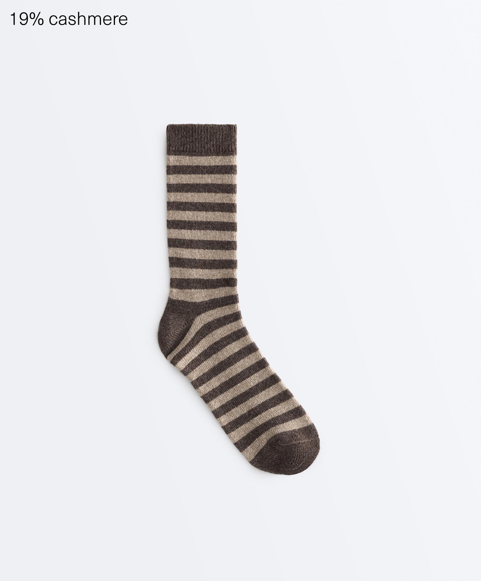 Classic socks in 19% cashmere 12% wool — DARK BROWN