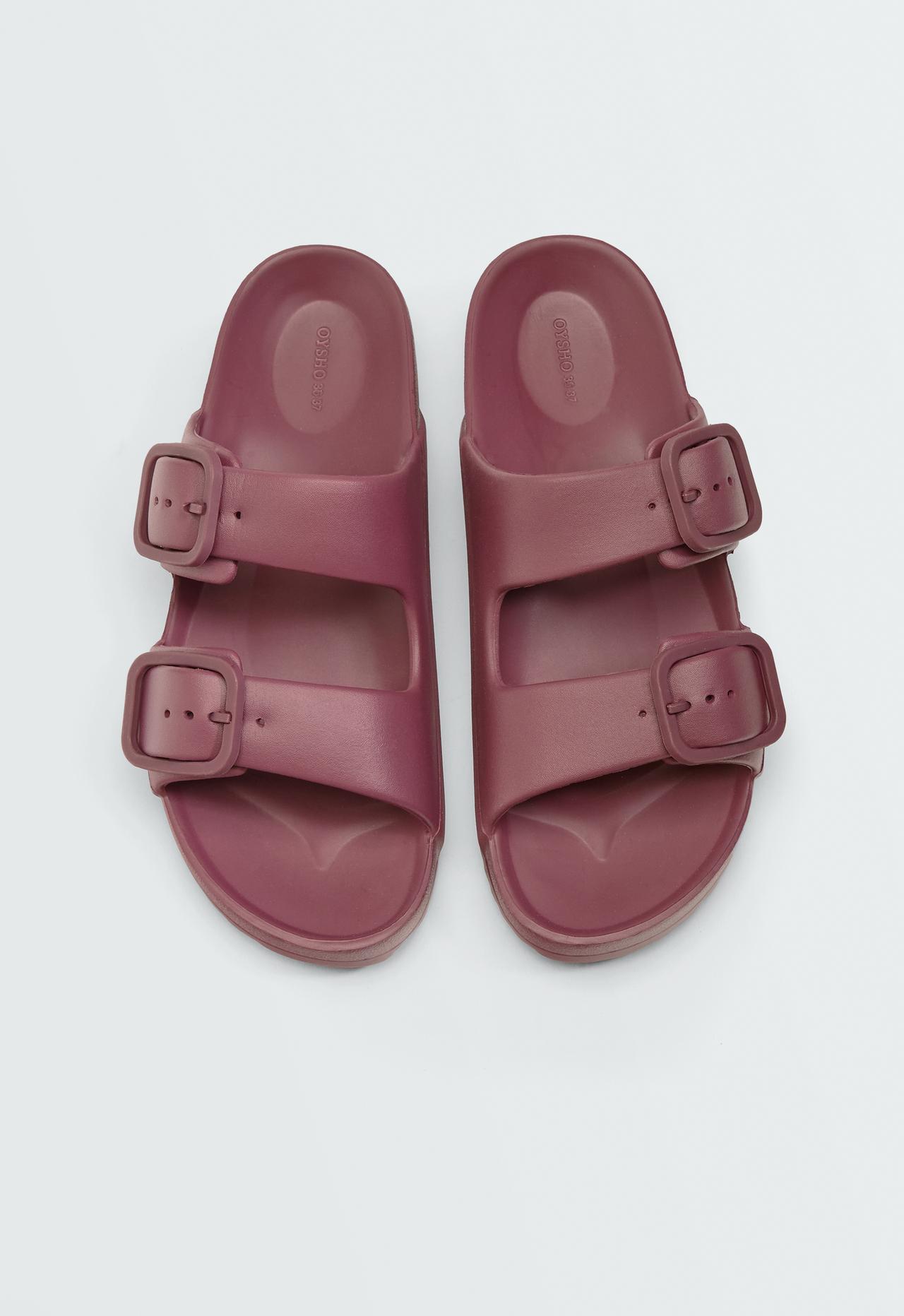 Buckle beach sandals — RASPBERRY