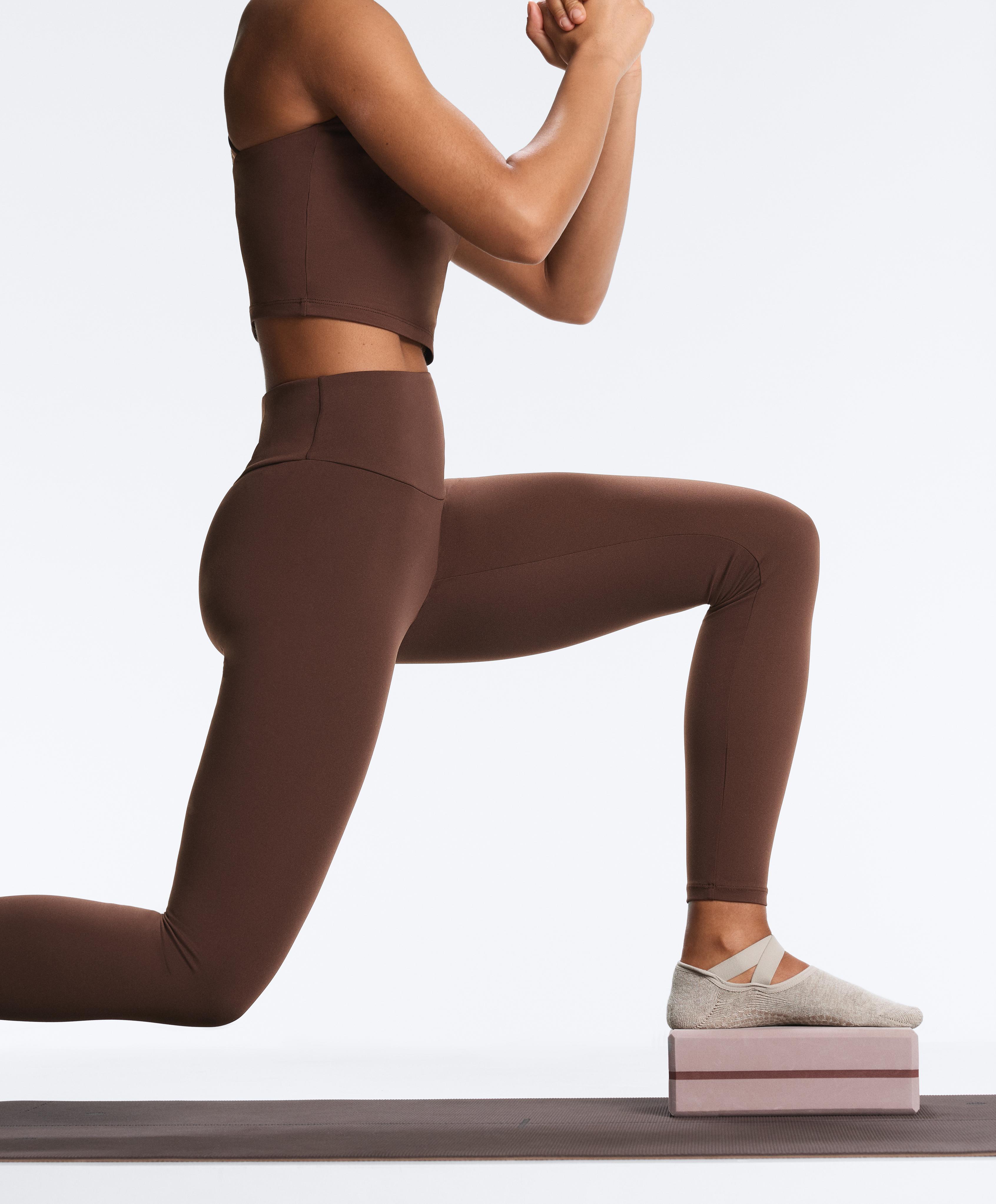 2 pairs of cotton blend padded yoga and Pilates socks with crossover straps 2 pairs of cotton blend padded yoga and Pilates socks with crossover straps