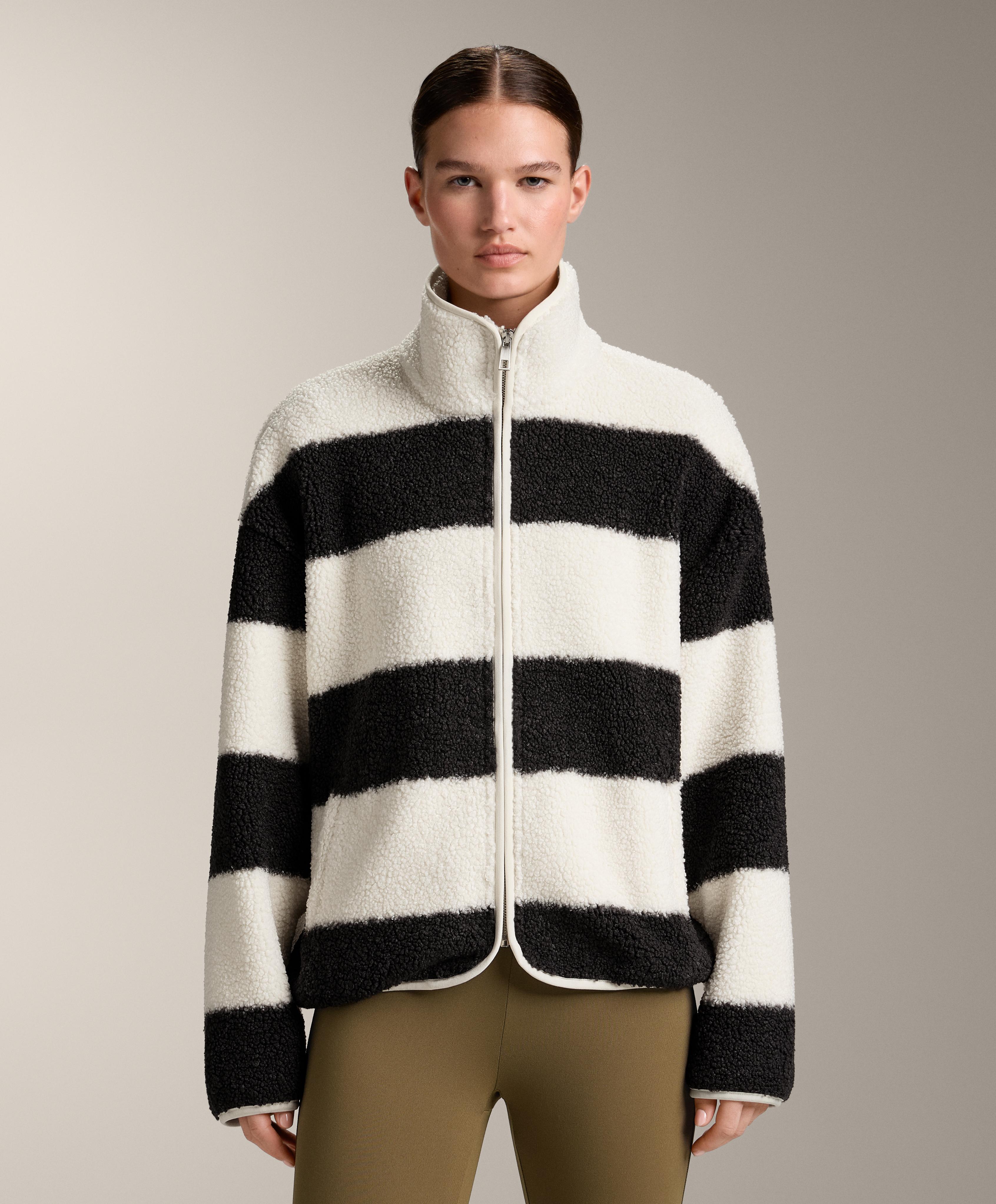 Bomber jakna od veštačkog jagnjećeg krzna sa prugama