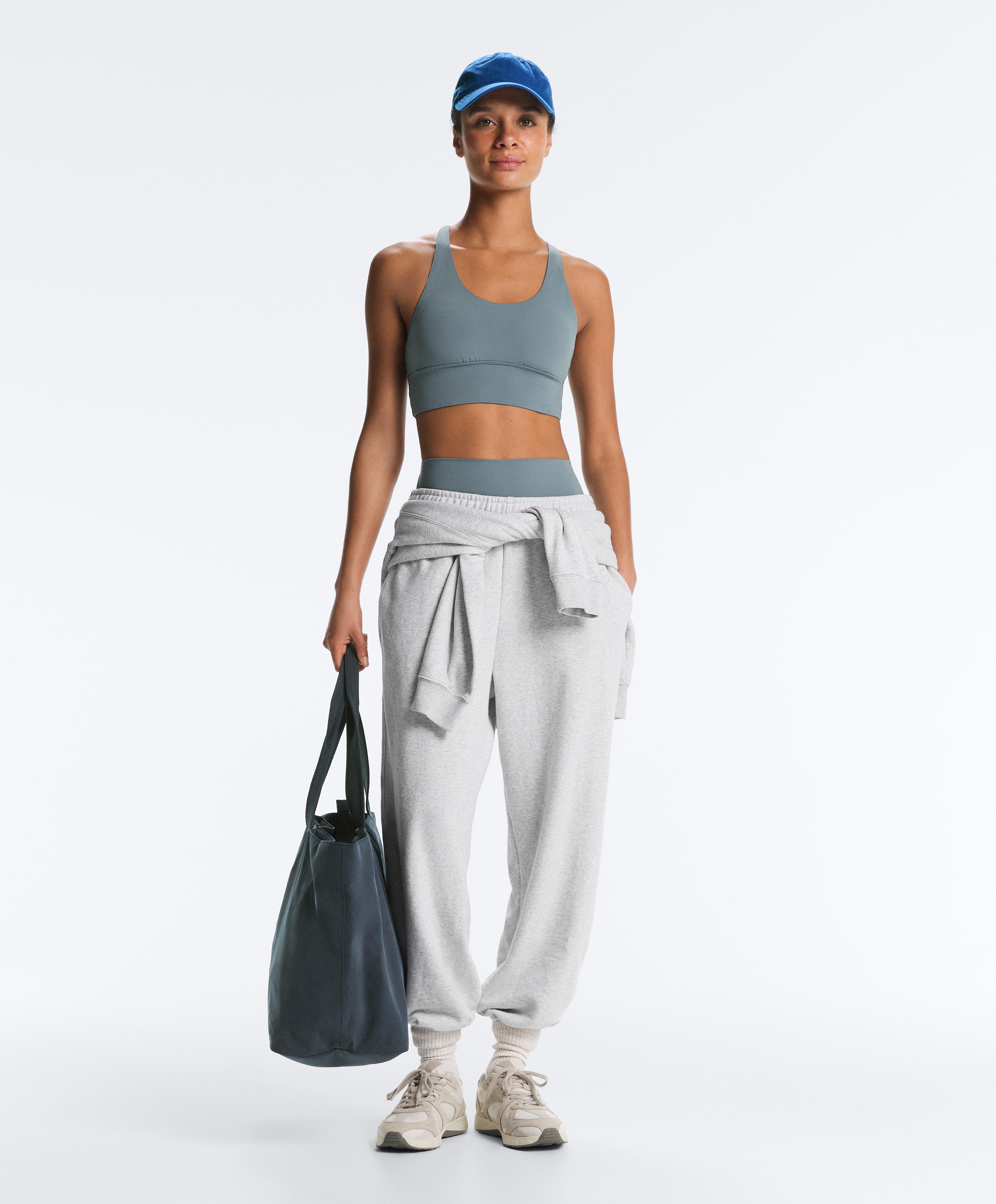 Comfortlux medium support sports bra with cups