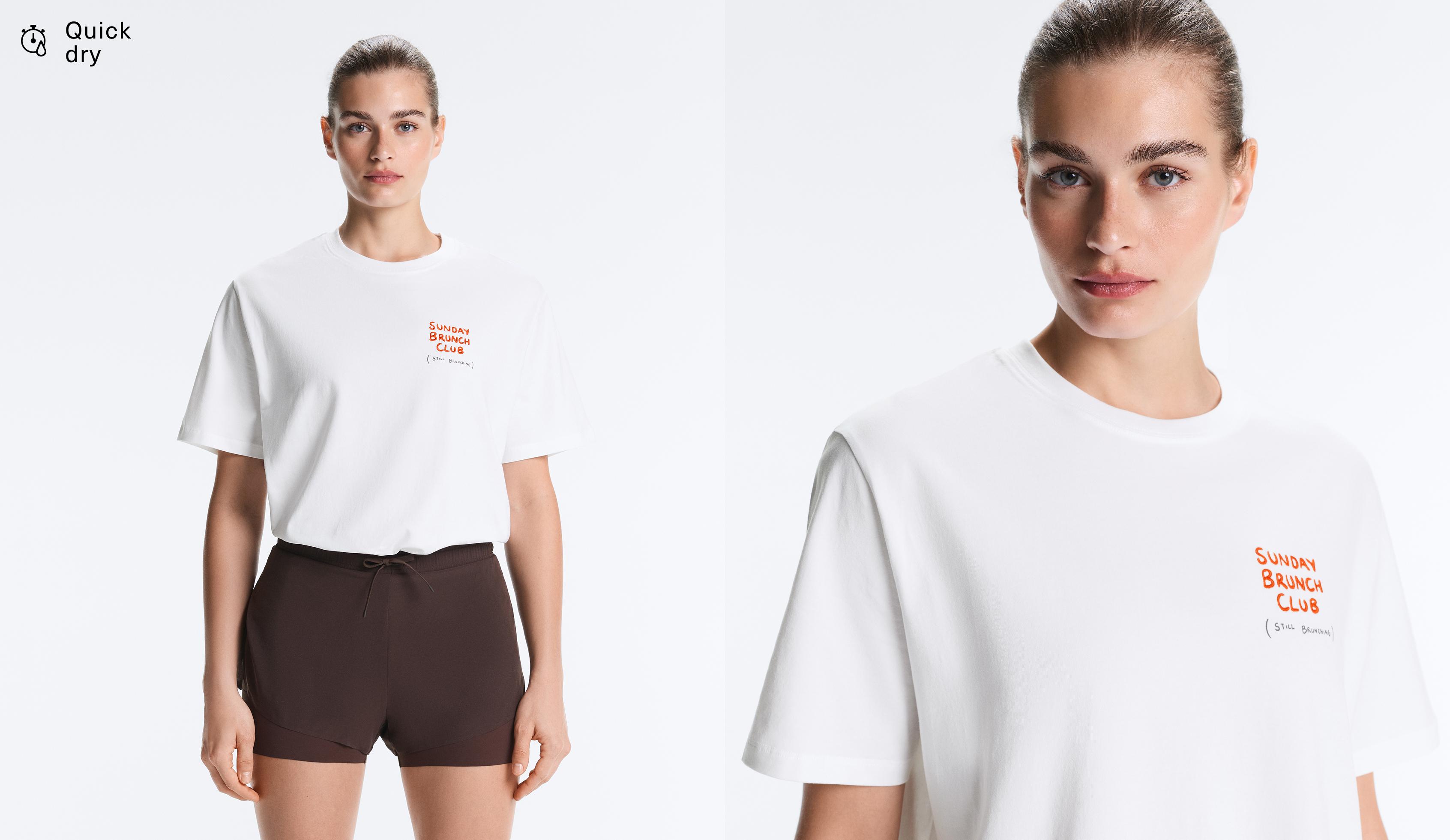 Oversize short-sleeved cotton blend T-shirt with slogan Oversize short-sleeved cotton blend T-shirt with slogan