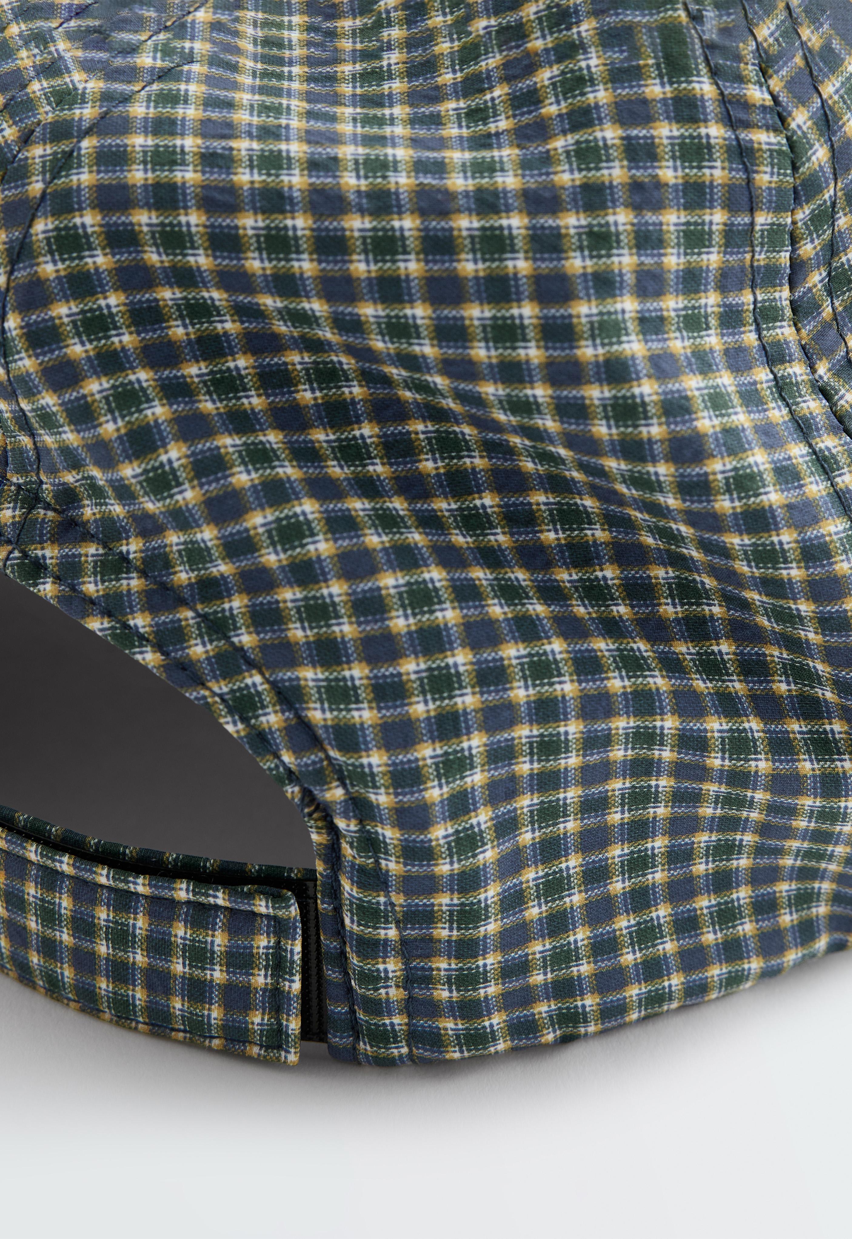 Checked print cap Checked print cap