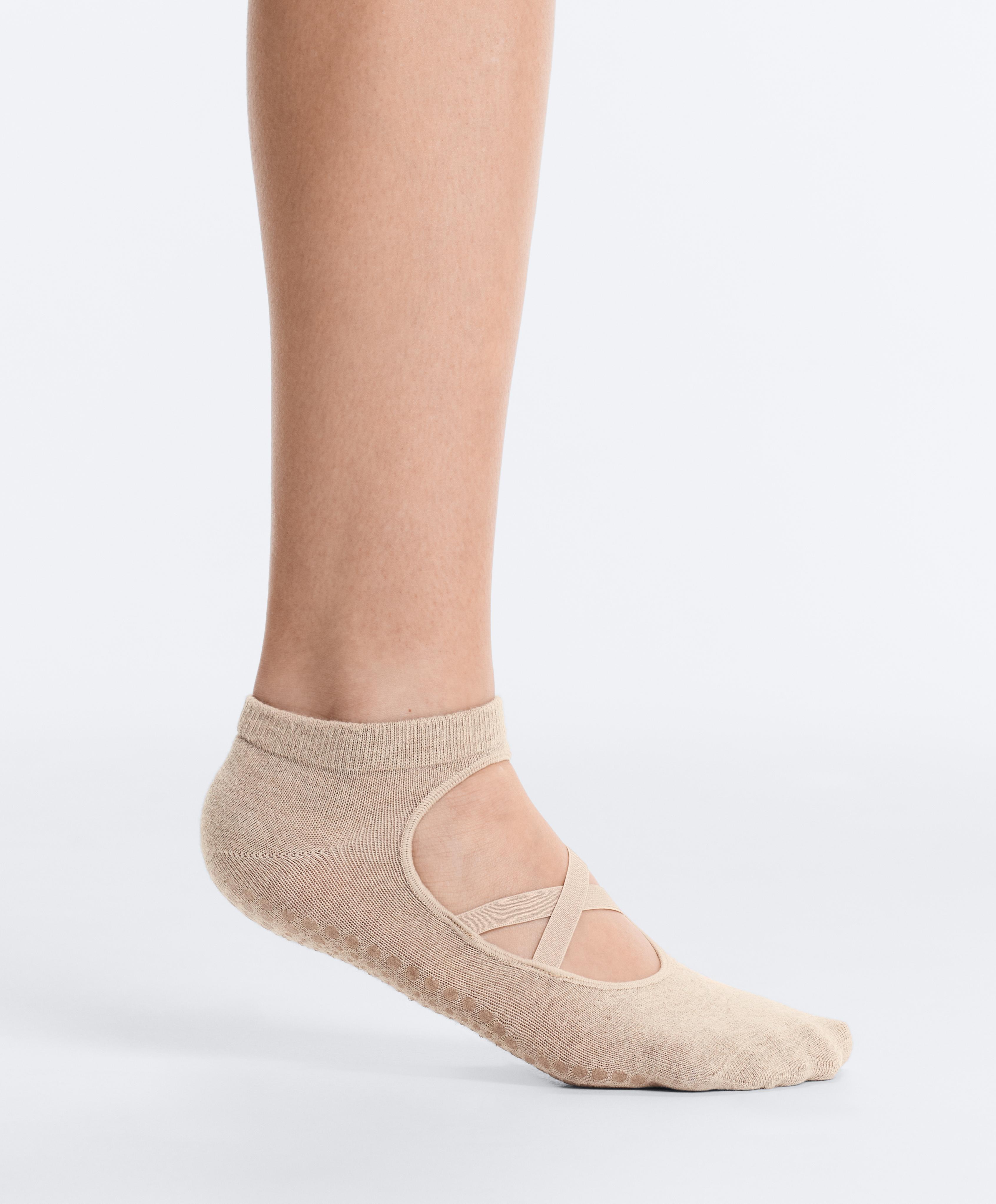 2 pairs of cotton blend sneaker yoga and Pilates socks with crossover straps — MAHOGANY