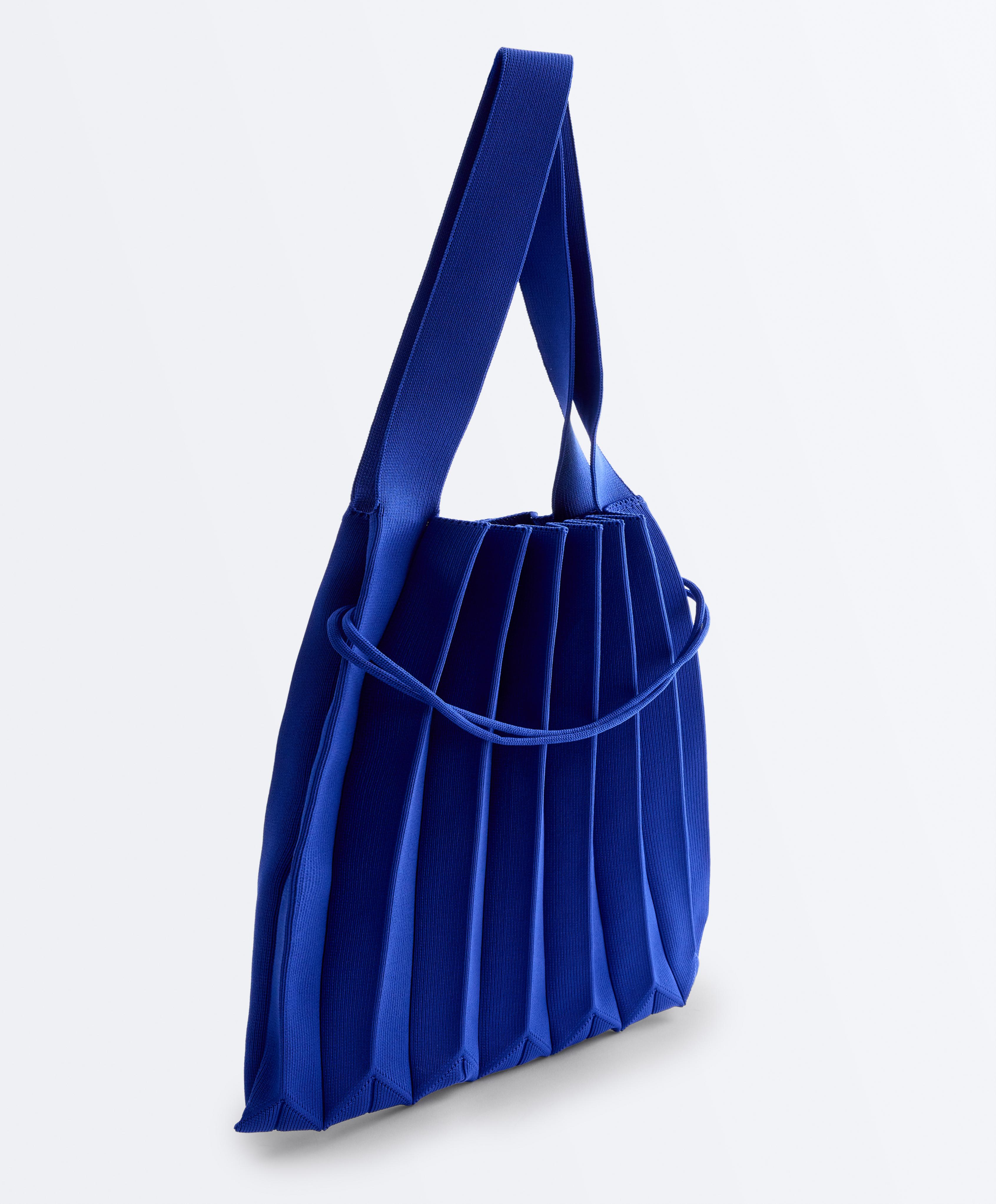 Pleated knit bag — KLEIN BLUE