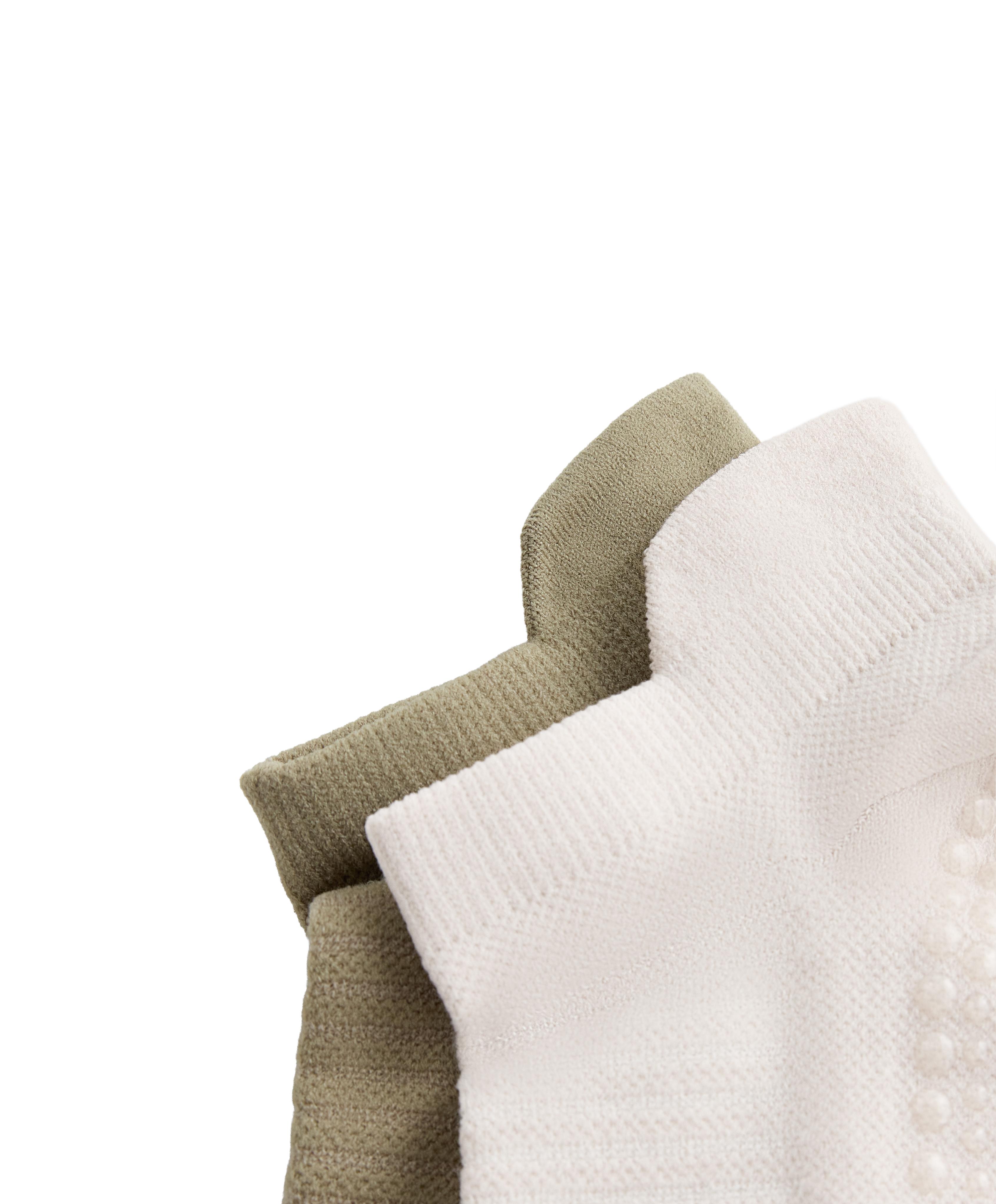 2 pairs of polyamide blend yoga and Pilates sneaker socks — GREEN BEIGE