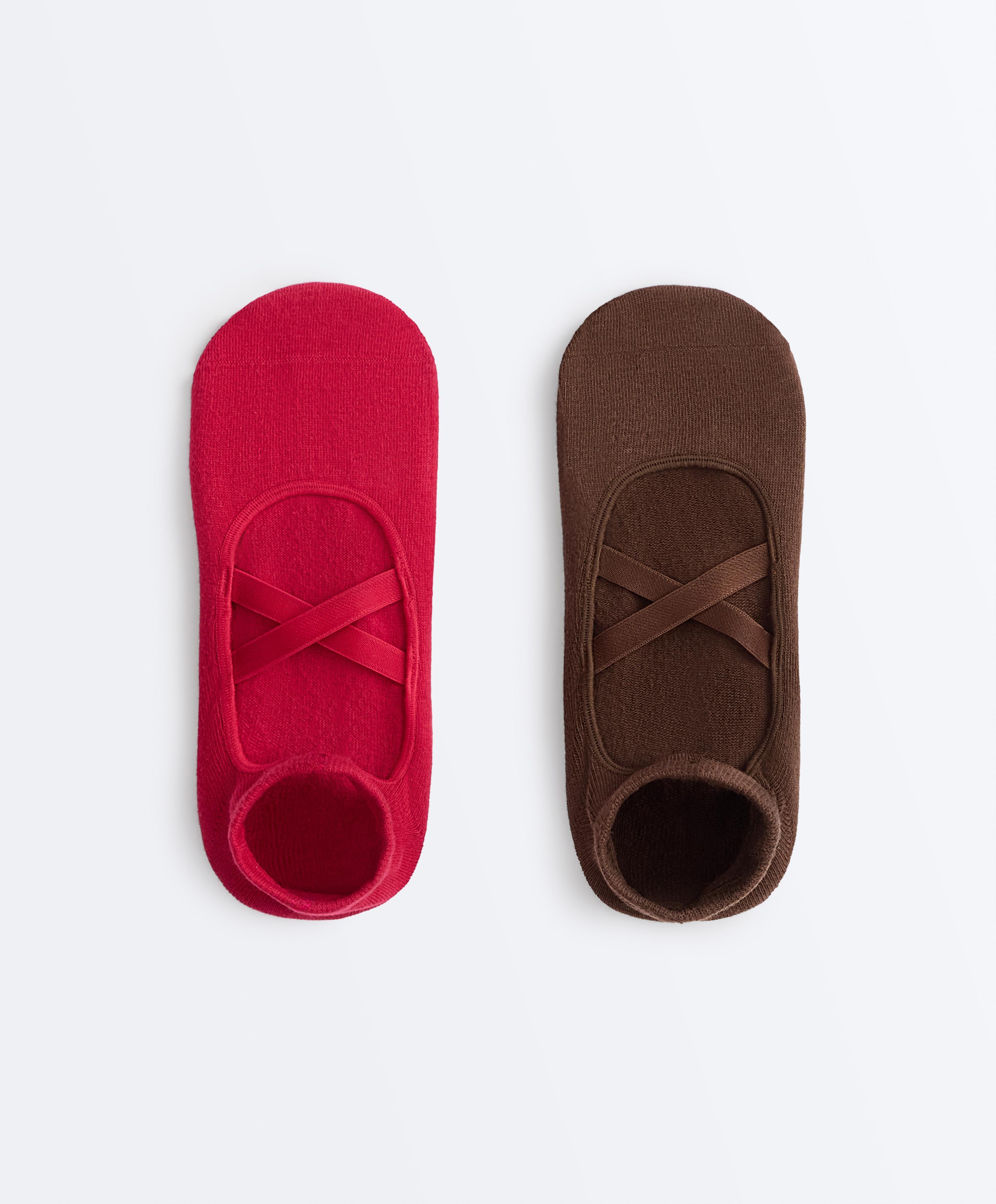 2 pairs of cotton blend yoga and Pilates sneaker socks with crossover straps — RED