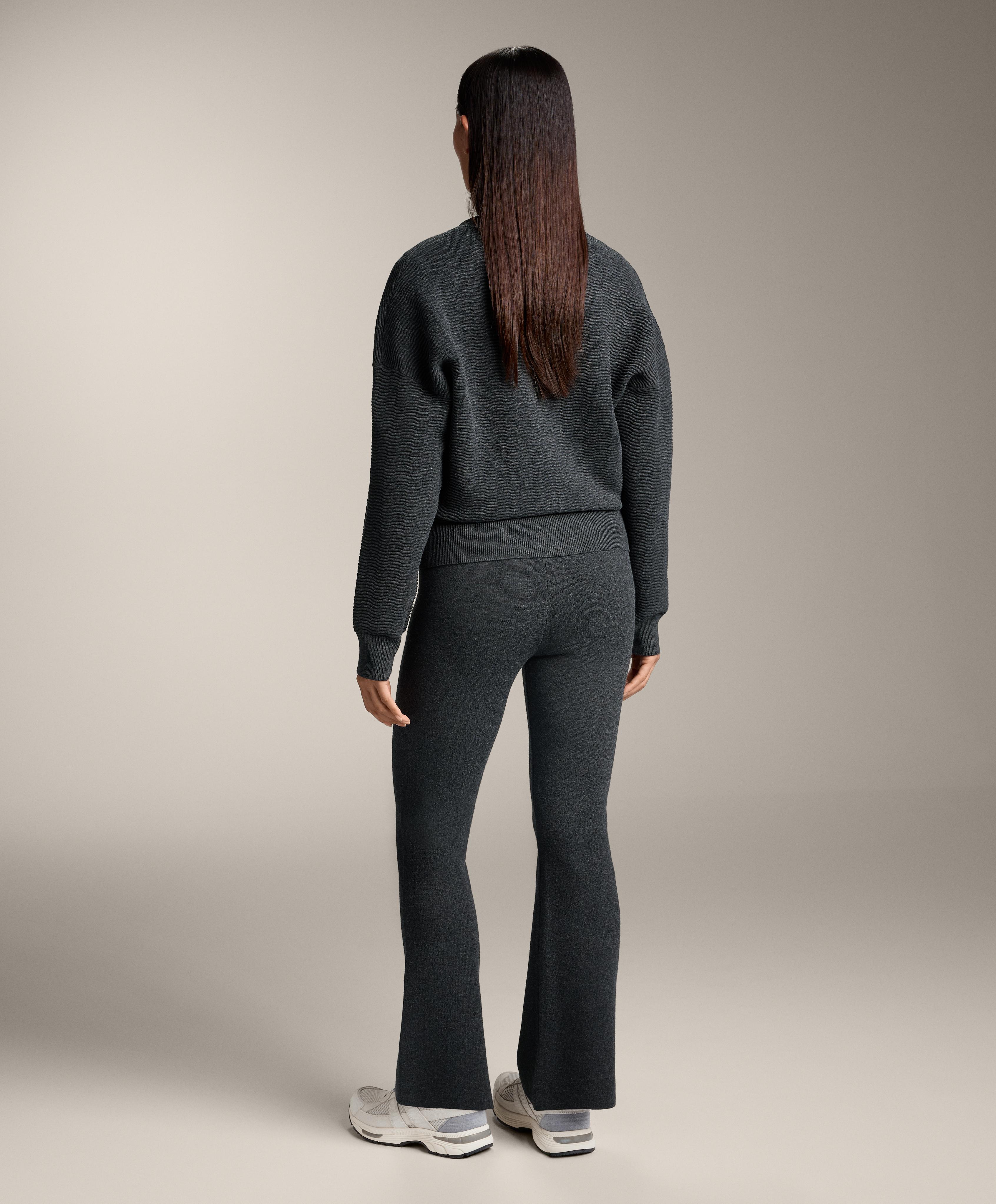 Total look punto flare gris oscuro - Rebajas