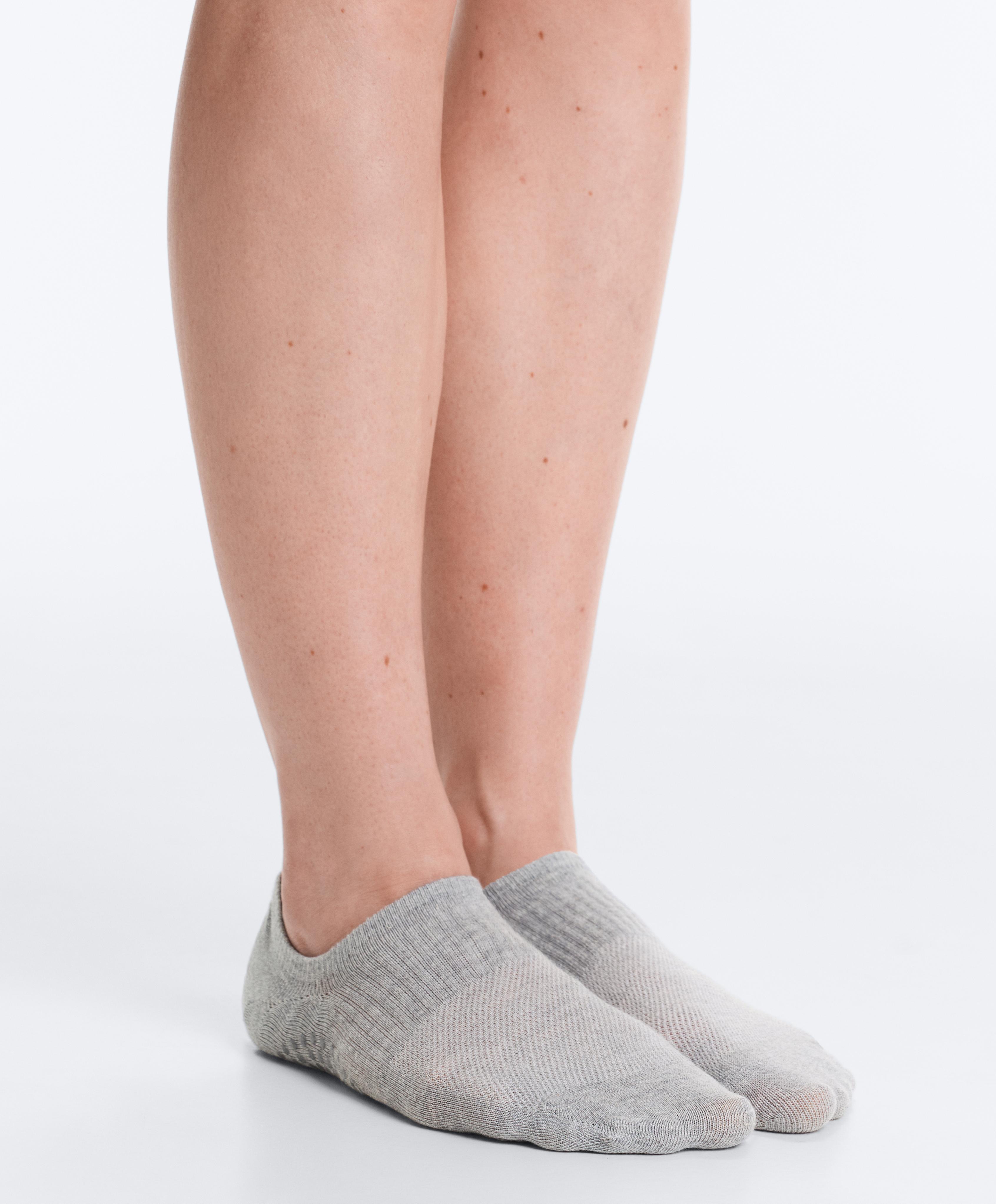 2 pairs of cotton blend yoga and Pilates socks — BLACK