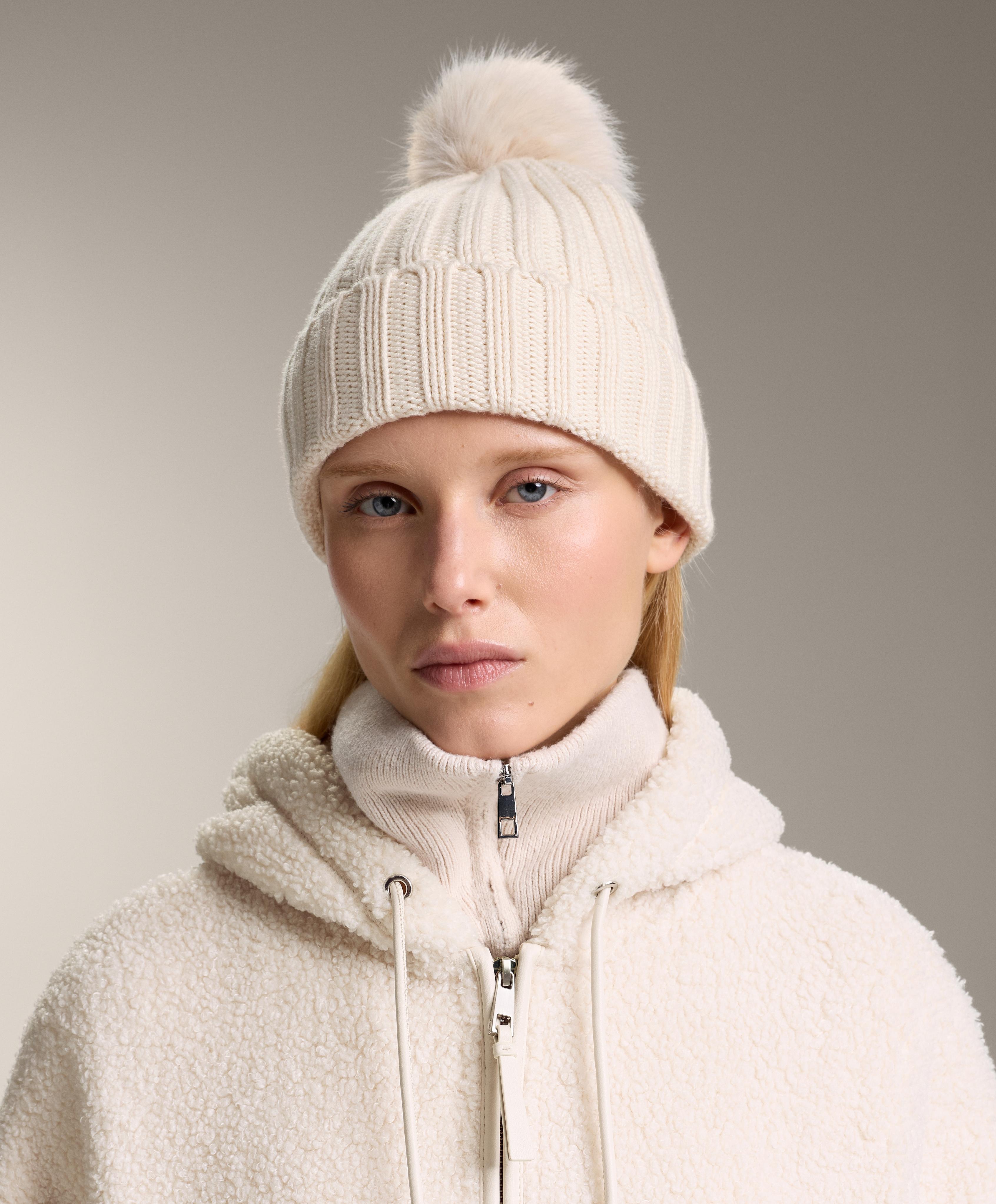 Pompom knit hat - Sale