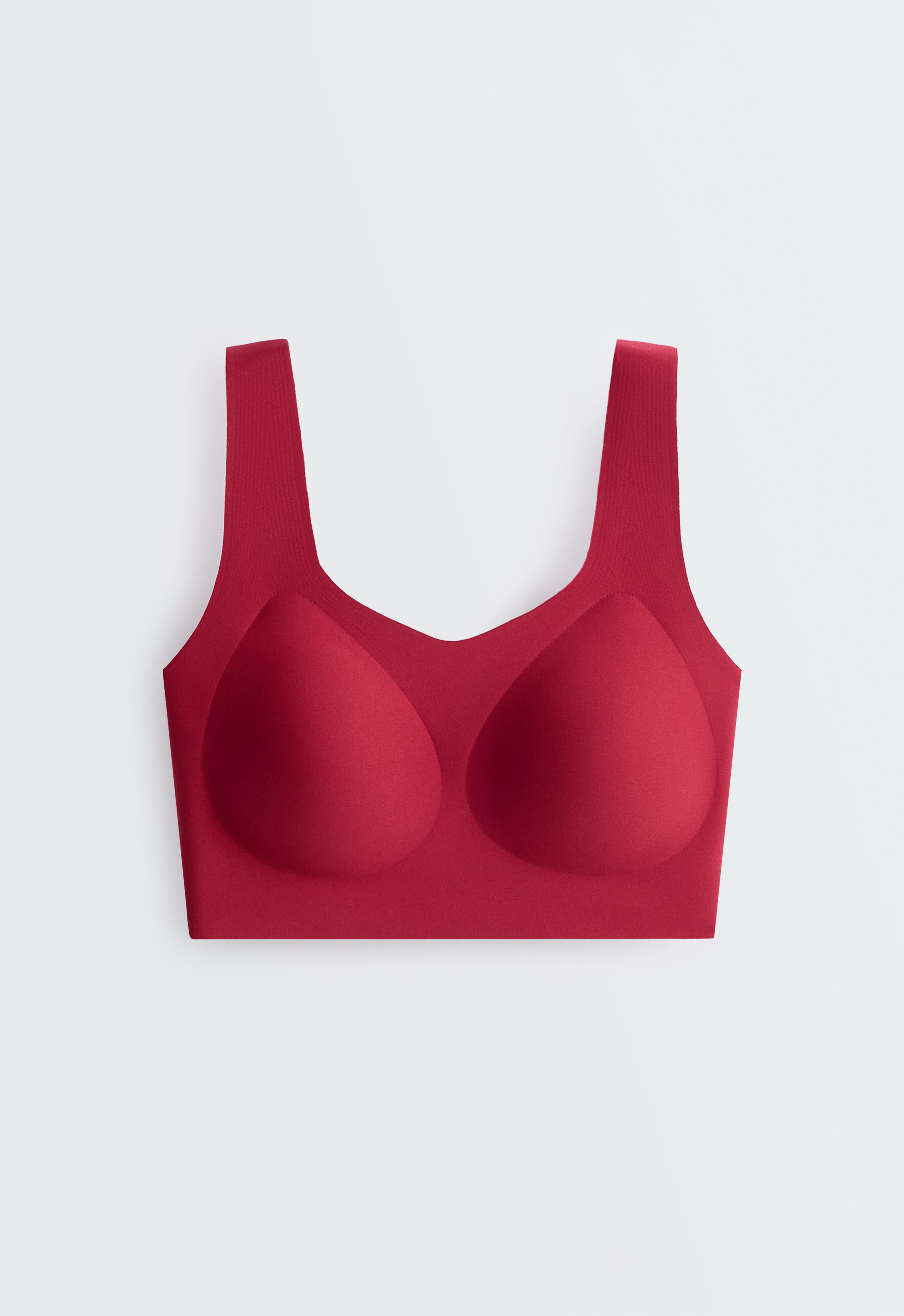 Perfect-adapt medium-support sports bra with cups