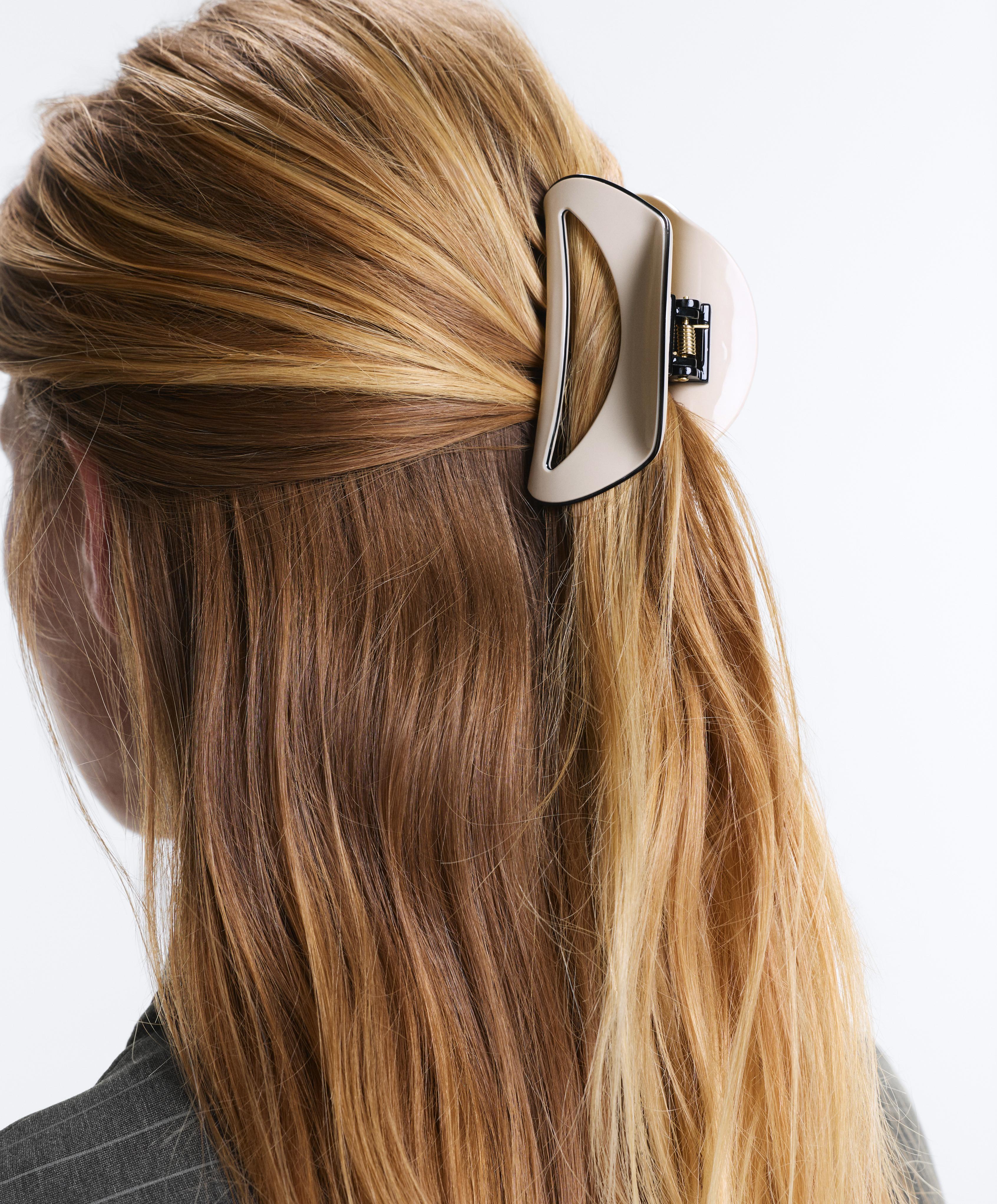 Large piping hair clip — CREAM