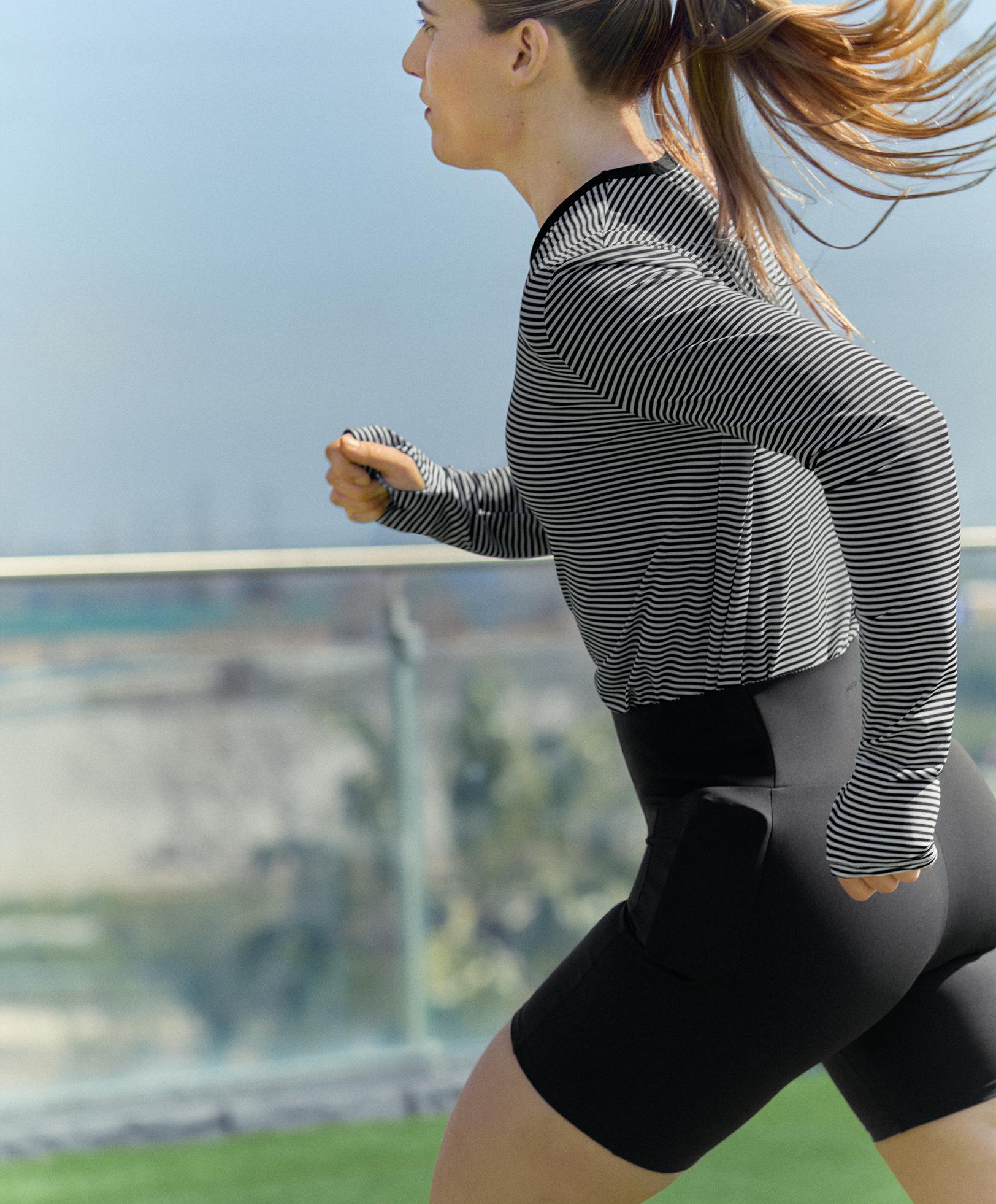 Striped long-sleeved technical T-shirt — BLACK